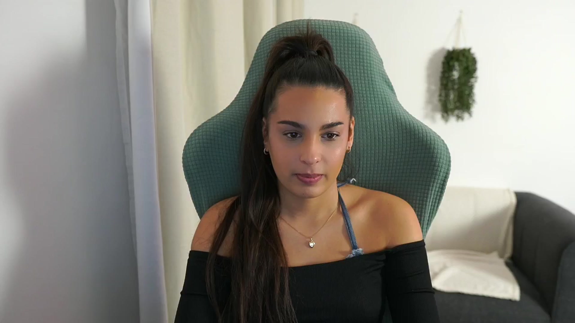 Gallery image thumbnail from Mila_denver's myfreecams stream on, 11/21/2024, 16:21 image 19 of 20