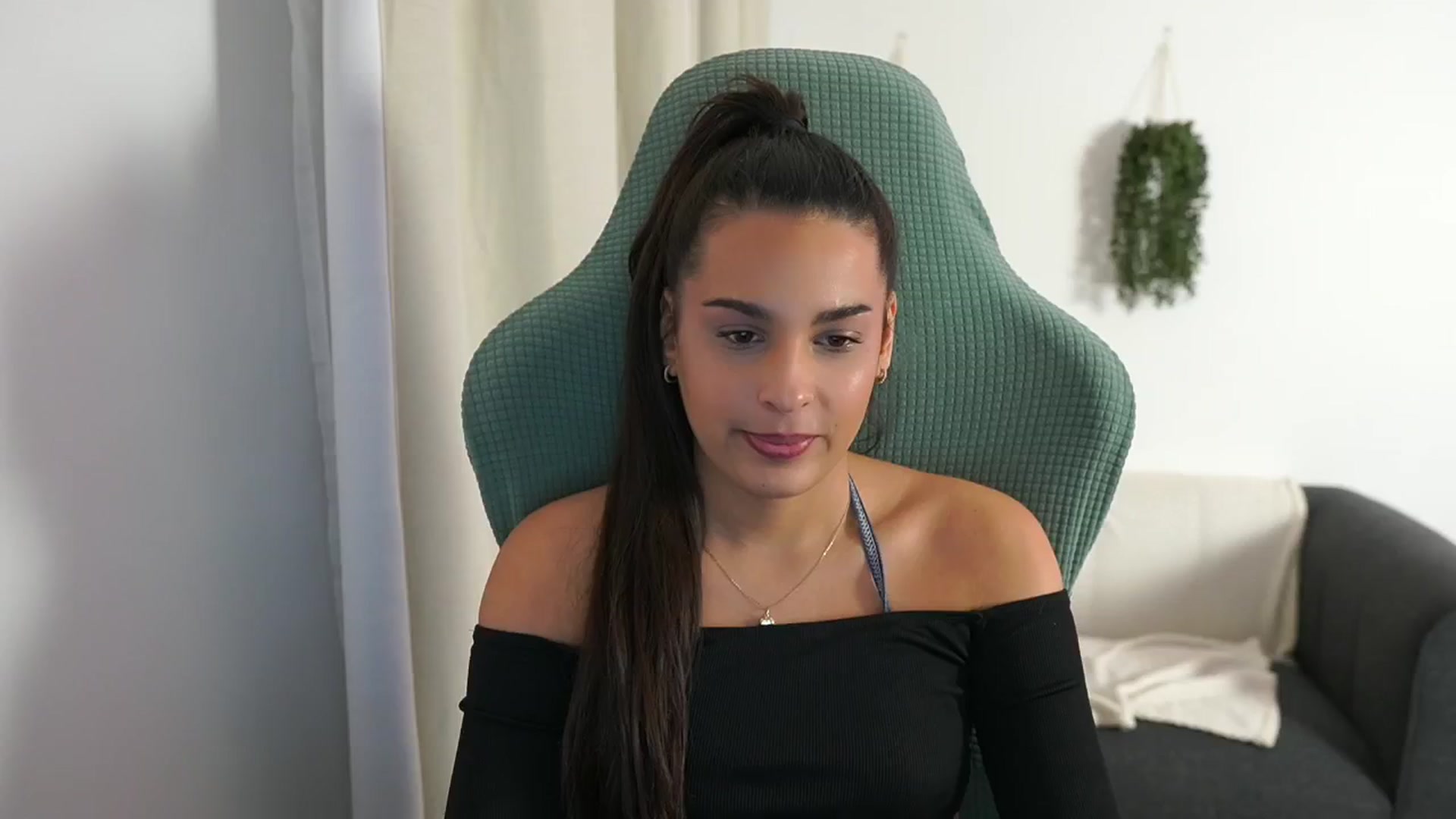 Gallery image thumbnail from Mila_denver's myfreecams stream on, 11/21/2024, 17:23 image 8 of 20
