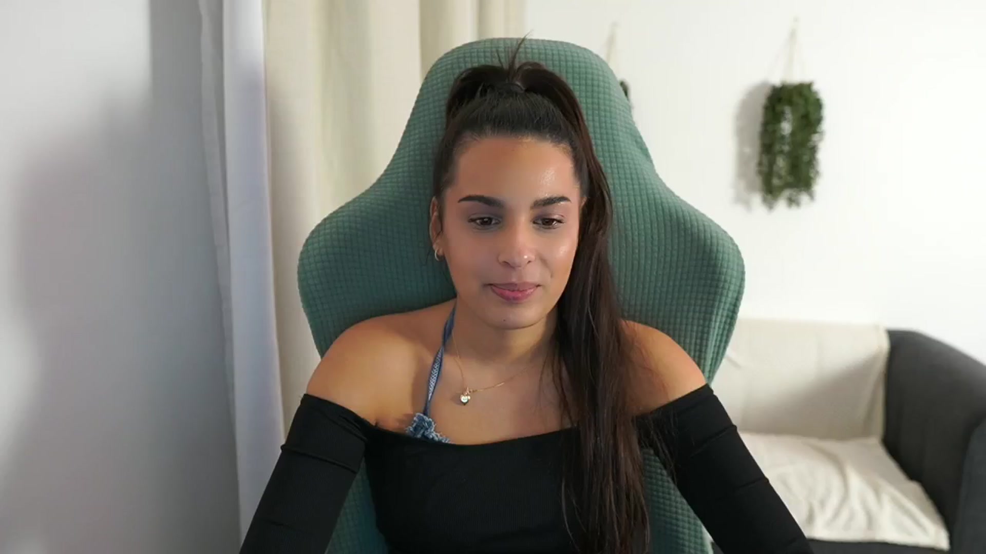 Gallery image thumbnail from Mila_denver's myfreecams stream on, 11/21/2024, 20:14 image 16 of 20