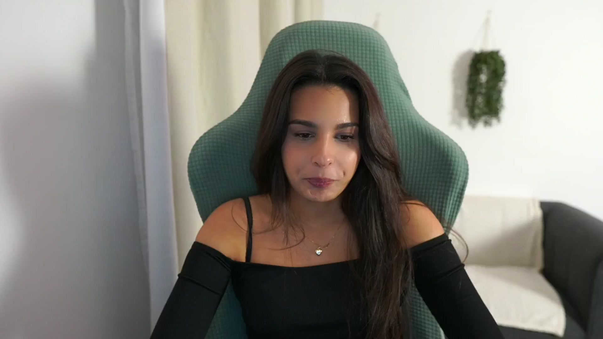 Gallery image thumbnail from Mila_denver's myfreecams stream on, 11/22/2024, 17:09 image 6 of 20
