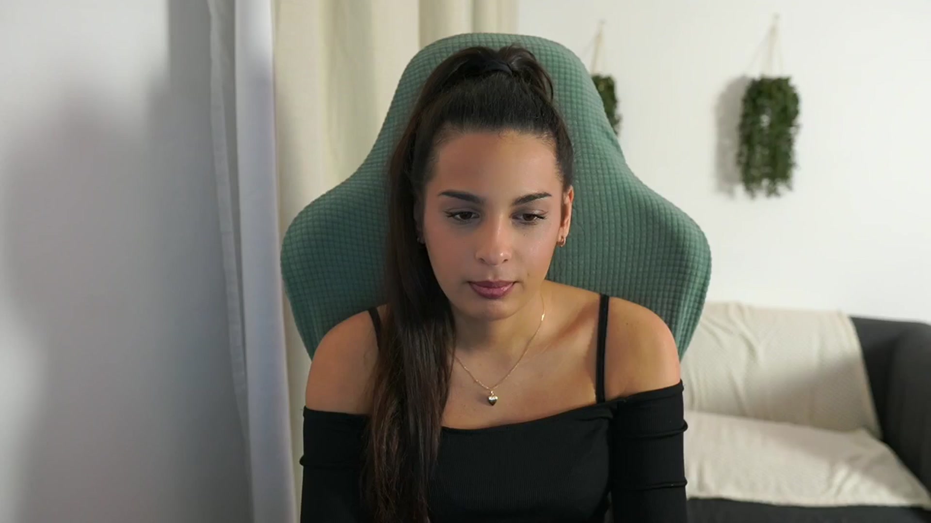 Gallery image thumbnail from Mila_denver's myfreecams stream on, 12/04/2024, 16:04 image 8 of 20