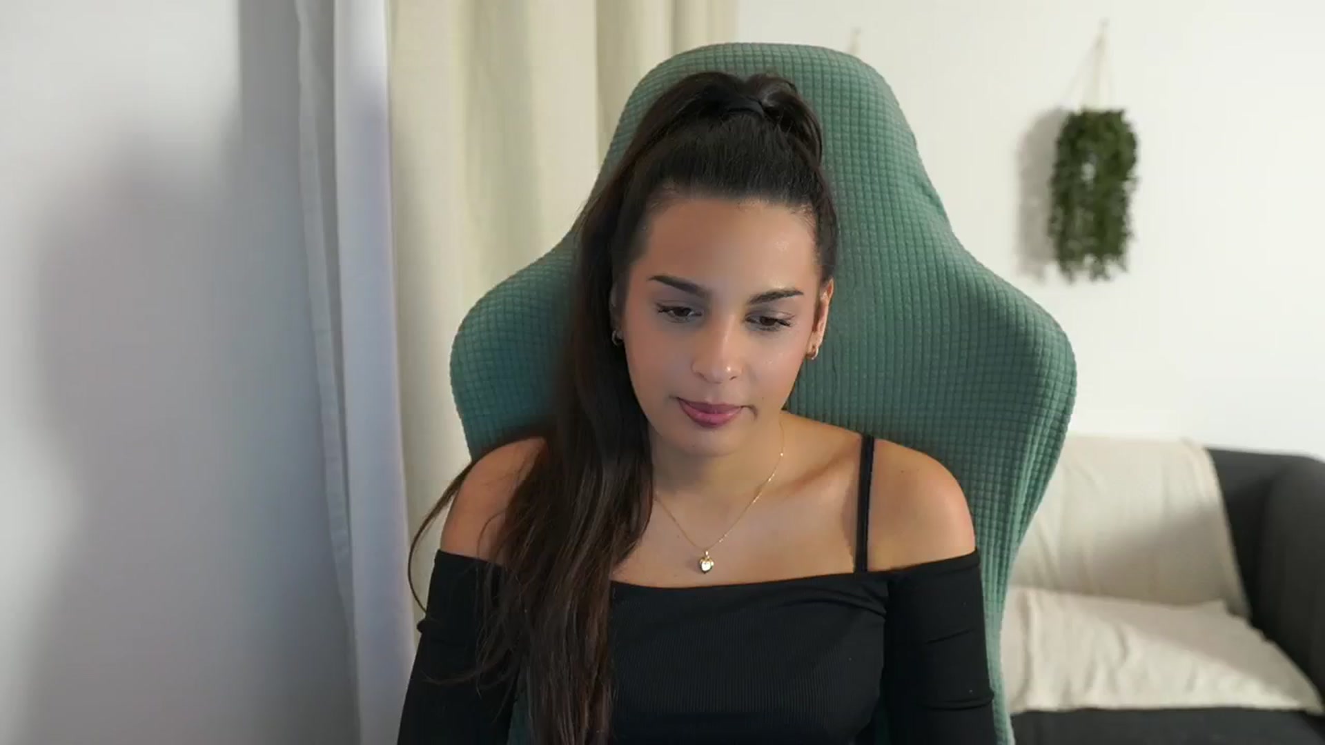 Gallery image thumbnail from Mila_denver's myfreecams stream on, 12/04/2024, 16:04 image 10 of 20