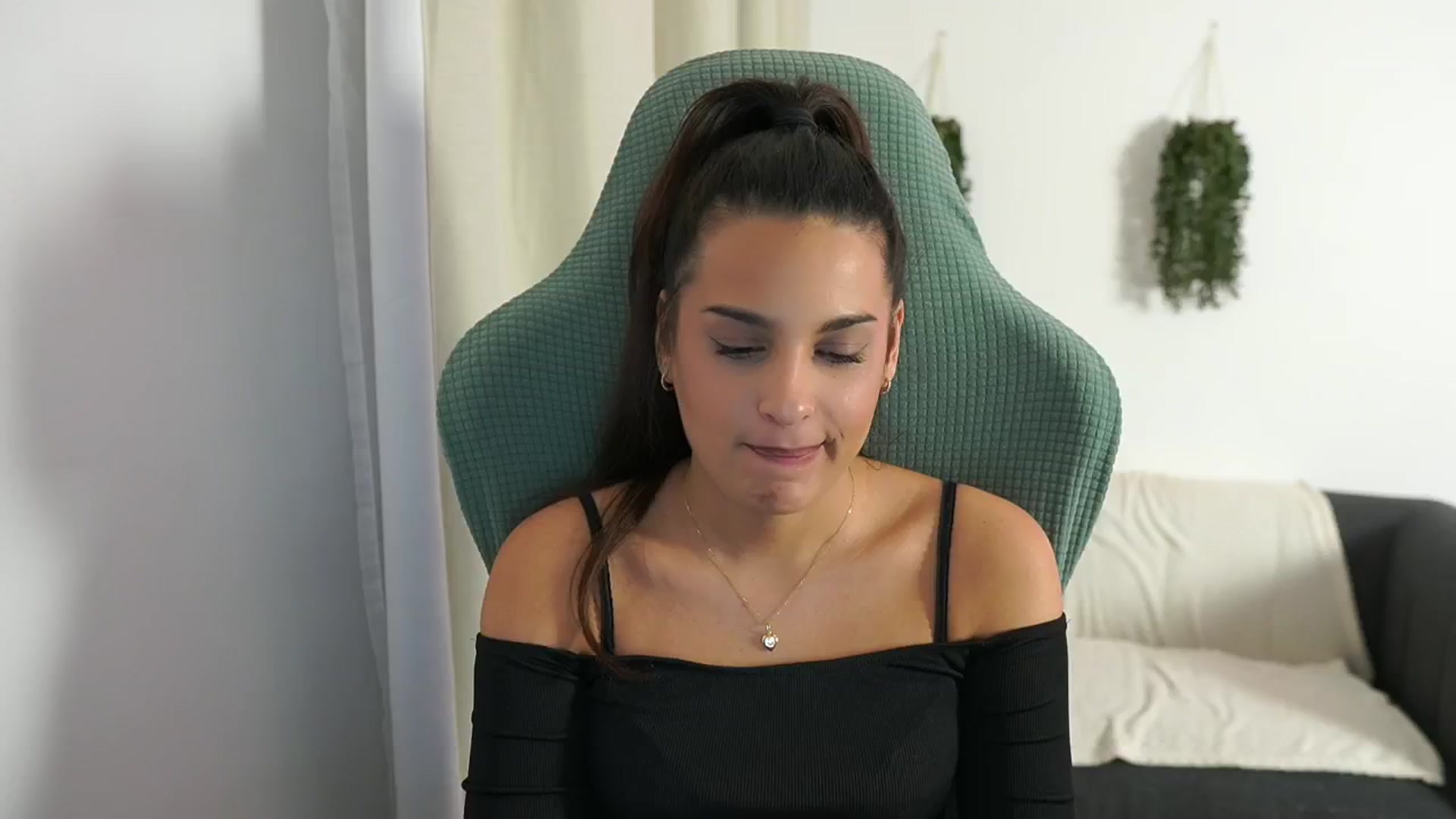 Gallery image thumbnail from Mila_denver's myfreecams stream on, 12/04/2024, 18:52 image 17 of 20