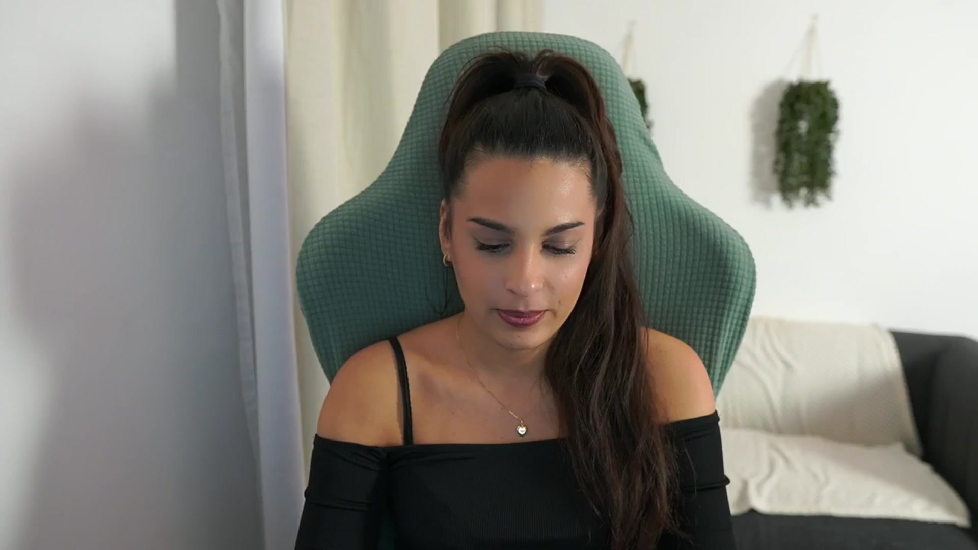 Gallery image thumbnail from Mila_denver's myfreecams stream on, 12/04/2024, 18:52 image 3 of 20