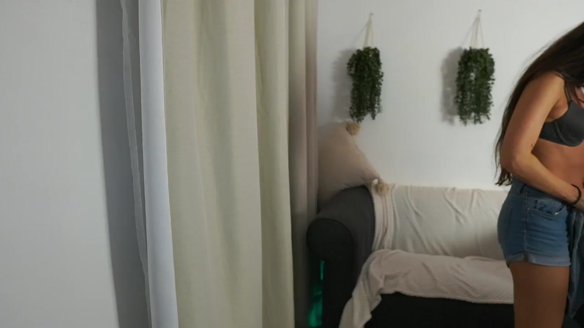 Gallery image thumbnail from Mila_denver's myfreecams stream on, 12/08/2024, 16:08 image 14 of 20
