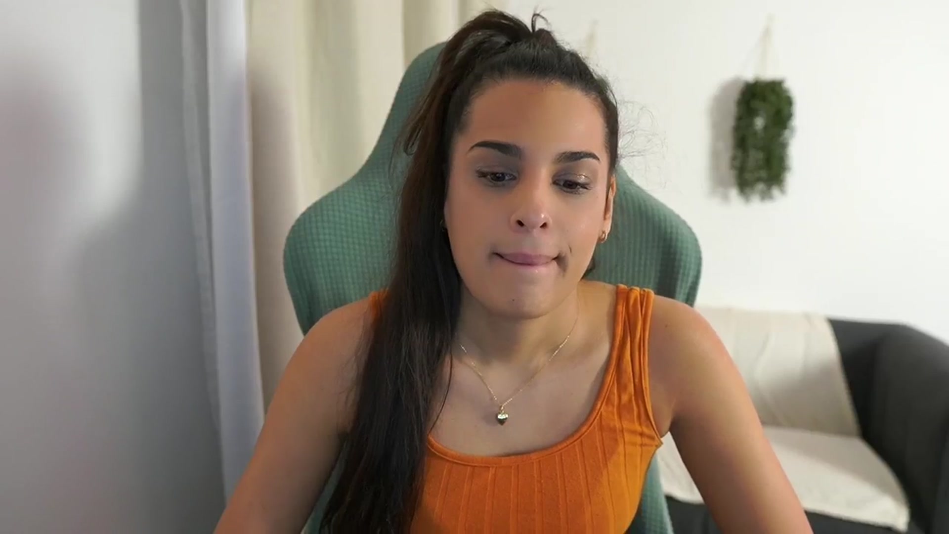 Gallery image thumbnail from Mila_denver's myfreecams stream on, 12/10/2024, 14:37 image 4 of 20