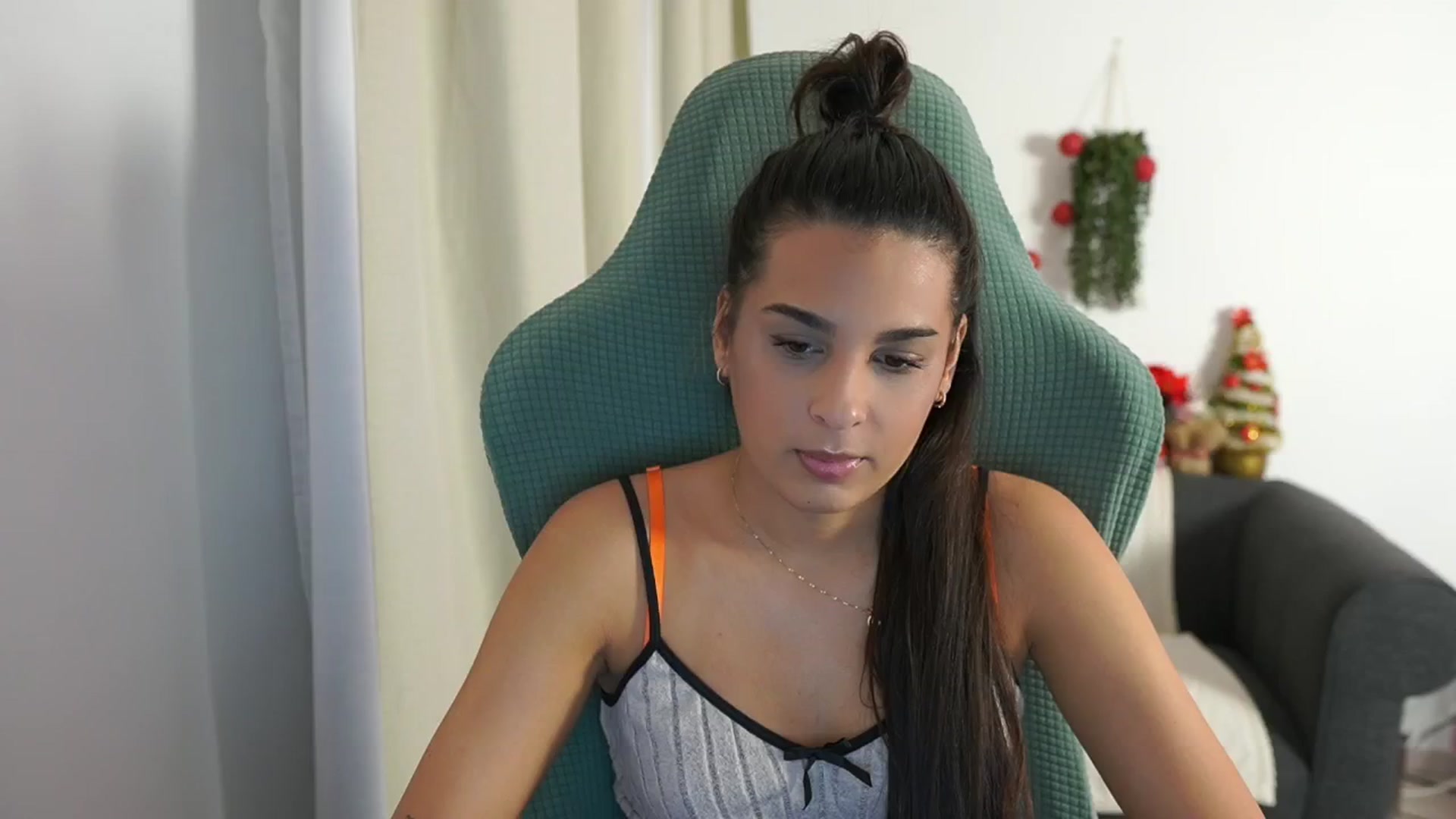 Gallery image thumbnail from Mila_denver's myfreecams stream on, 12/19/2024, 14:11 image 17 of 20
