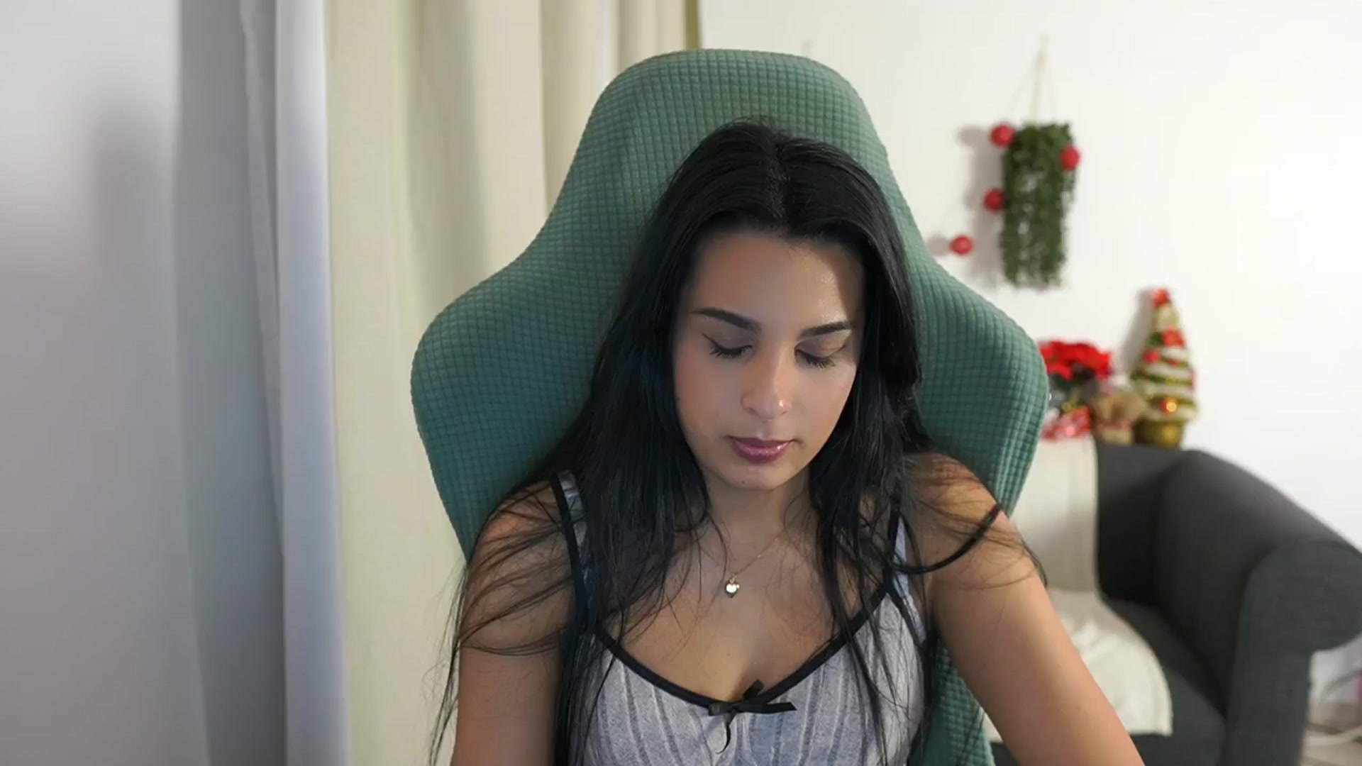Gallery image thumbnail from Mila_denver's myfreecams stream on, 12/22/2024, 18:50 image 13 of 20
