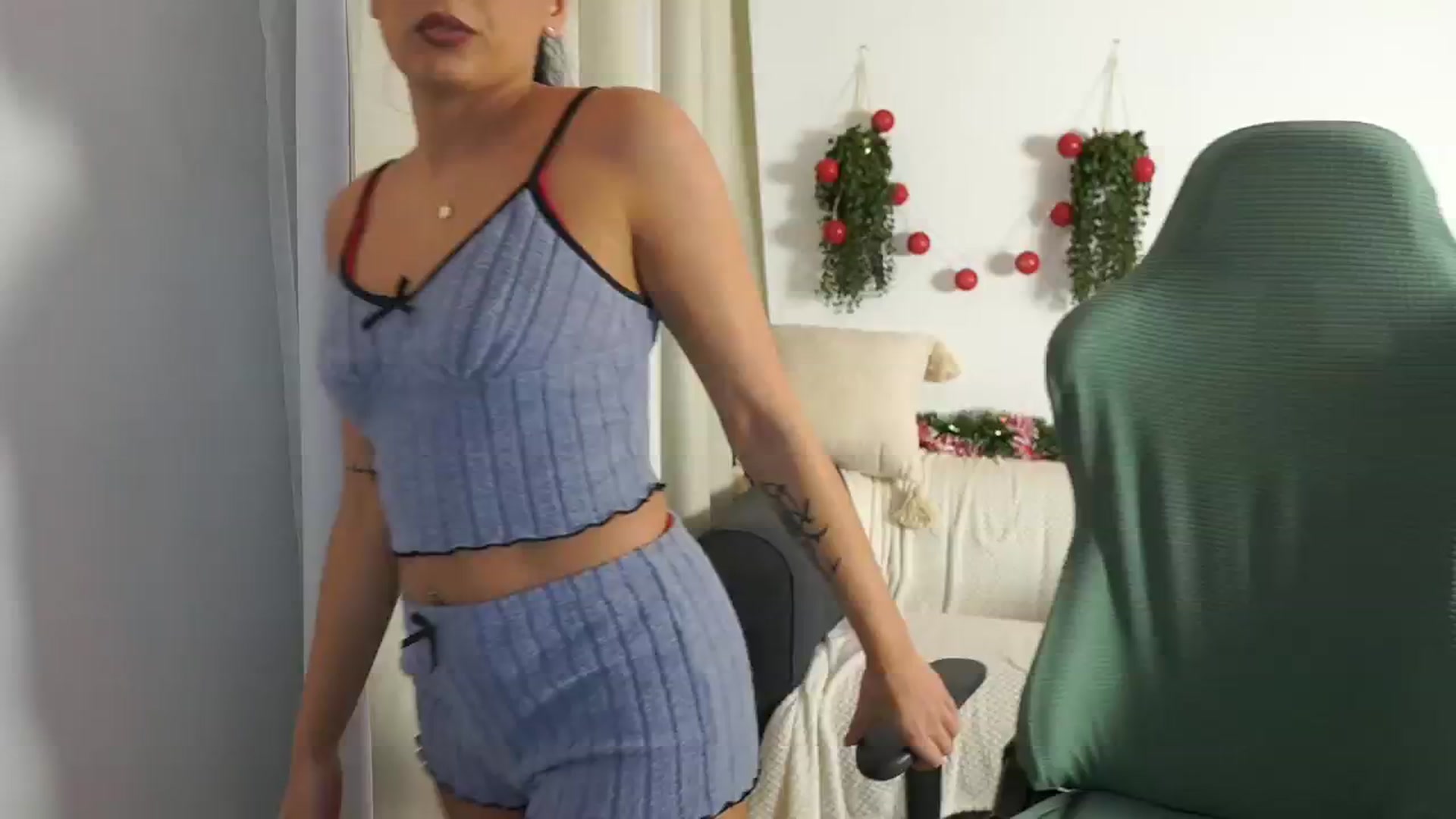Gallery image thumbnail from Mila_denver's myfreecams stream on, 12/27/2024, 11:18 image 6 of 20
