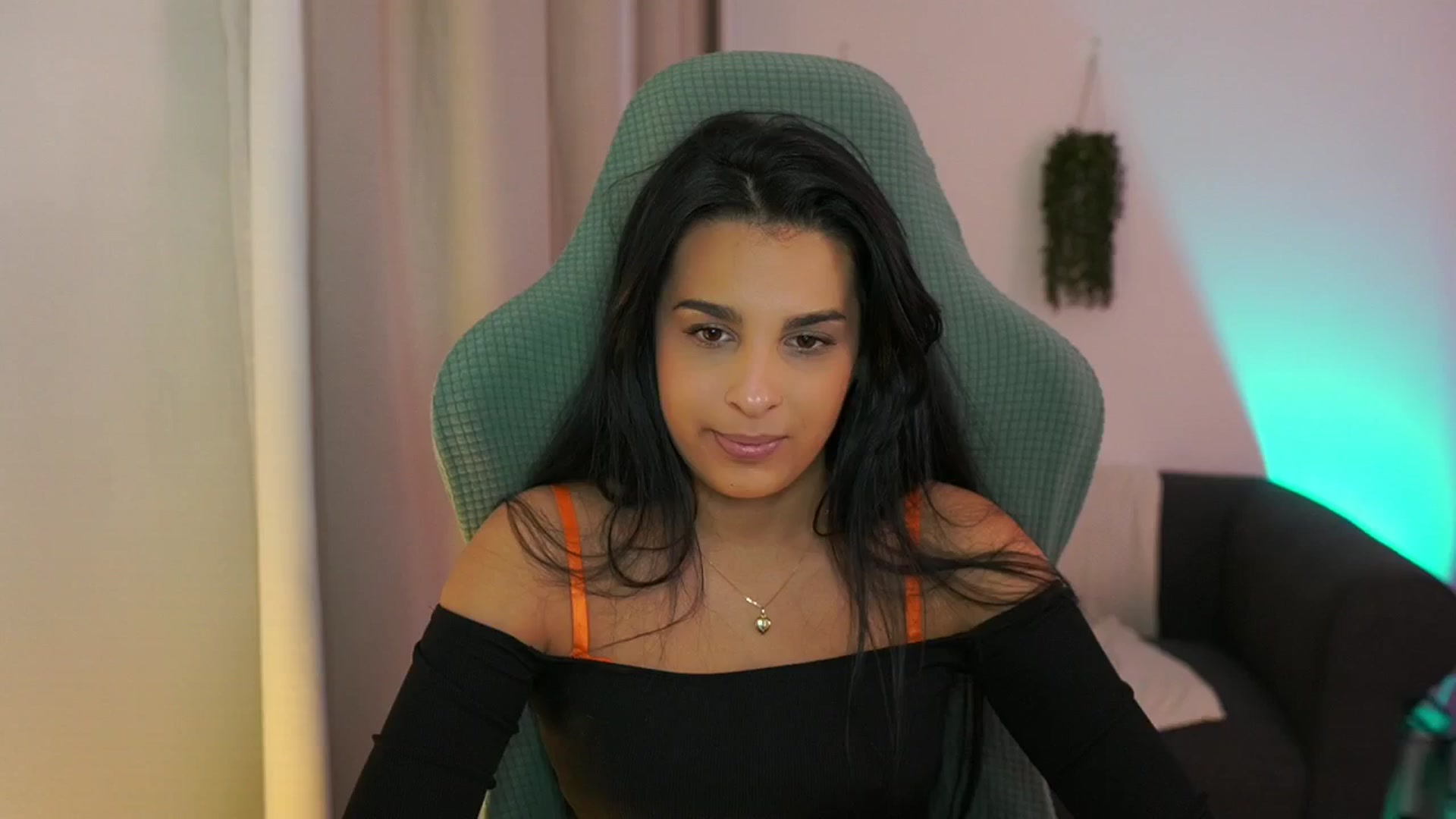 Gallery image thumbnail from Mila_denver's myfreecams stream on, 01/16/2025, 15:47 image 12 of 20