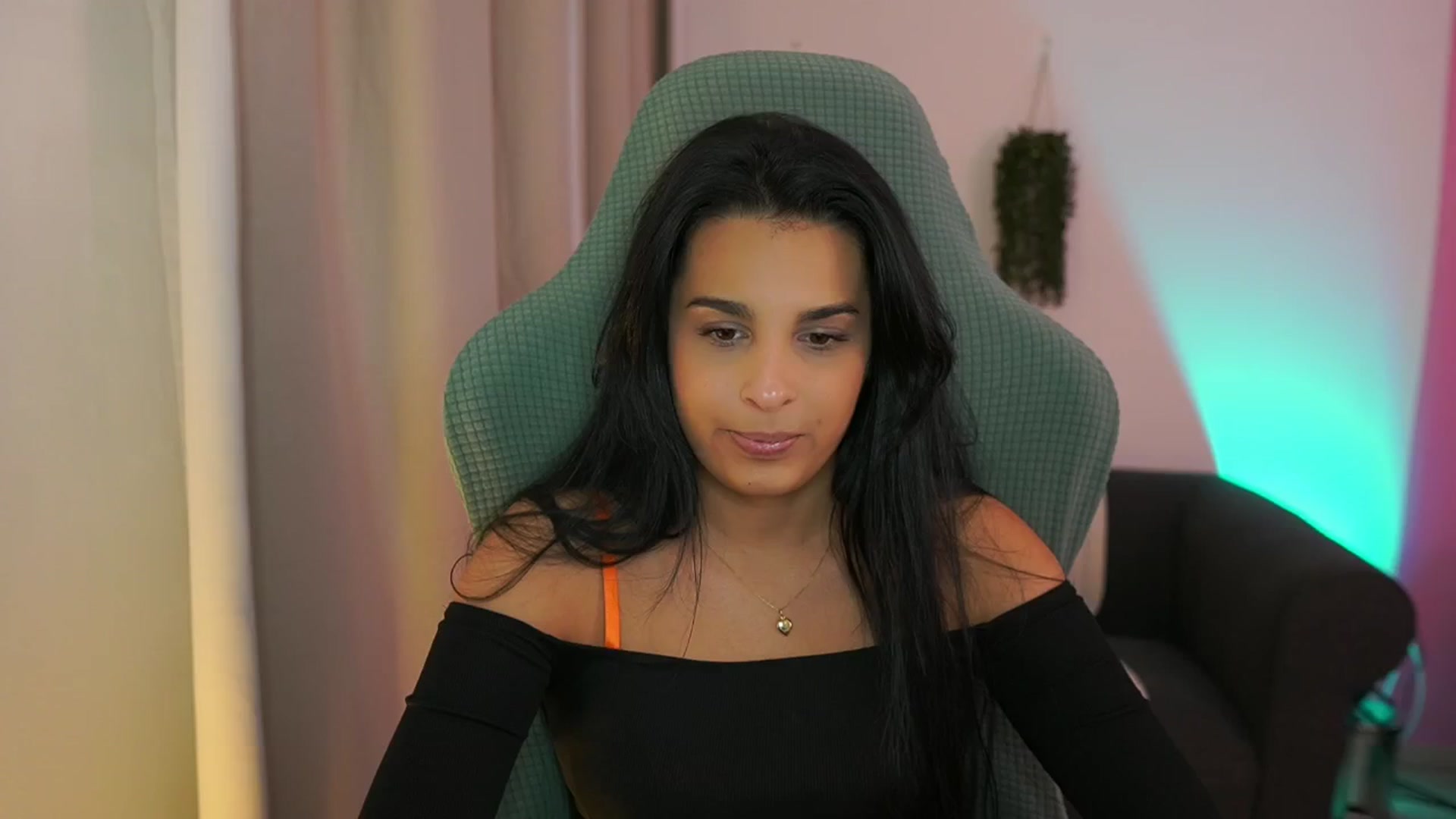 Gallery image thumbnail from Mila_denver's myfreecams stream on, 01/16/2025, 16:31 image 15 of 20