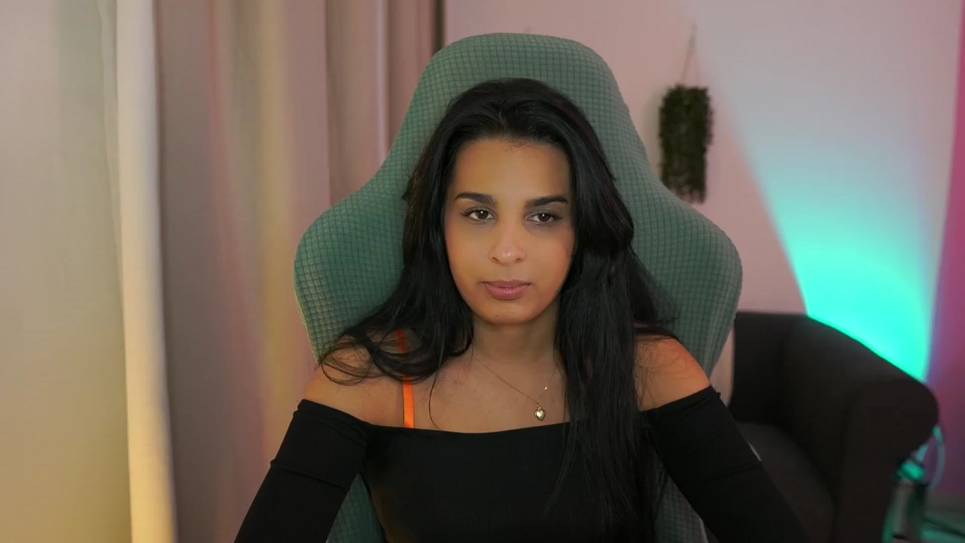 Gallery image thumbnail from Mila_denver's myfreecams stream on, 01/16/2025, 16:31 image 17 of 20