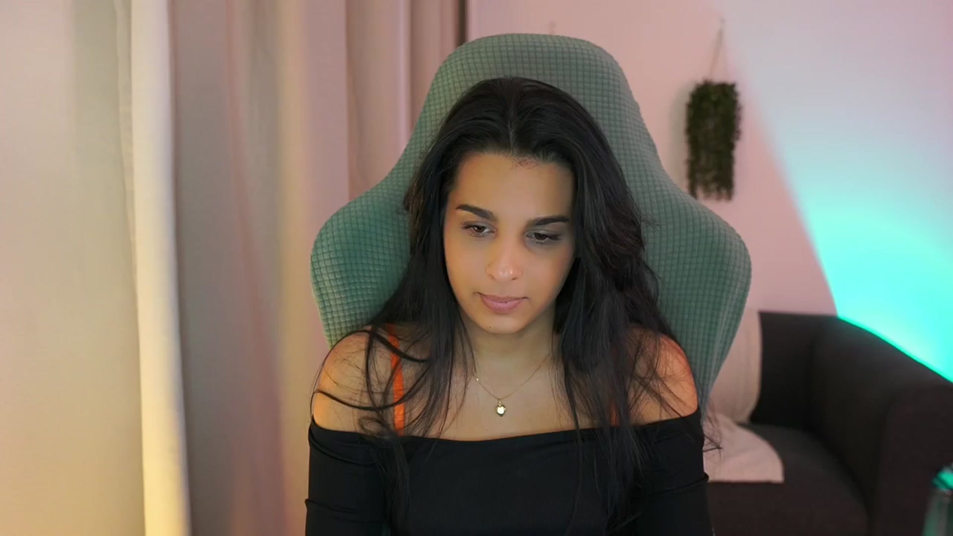 Gallery image thumbnail from Mila_denver's myfreecams stream on, 01/16/2025, 17:44 image 12 of 20