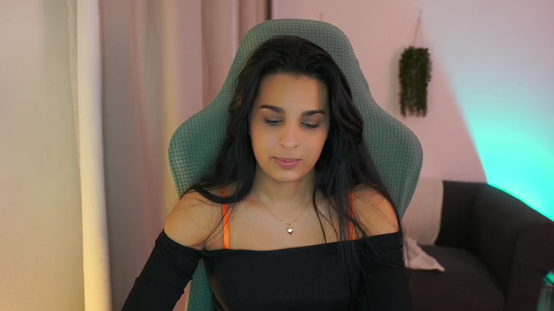 Gallery image thumbnail from Mila_denver's myfreecams stream on, 01/16/2025, 18:37 image 12 of 20
