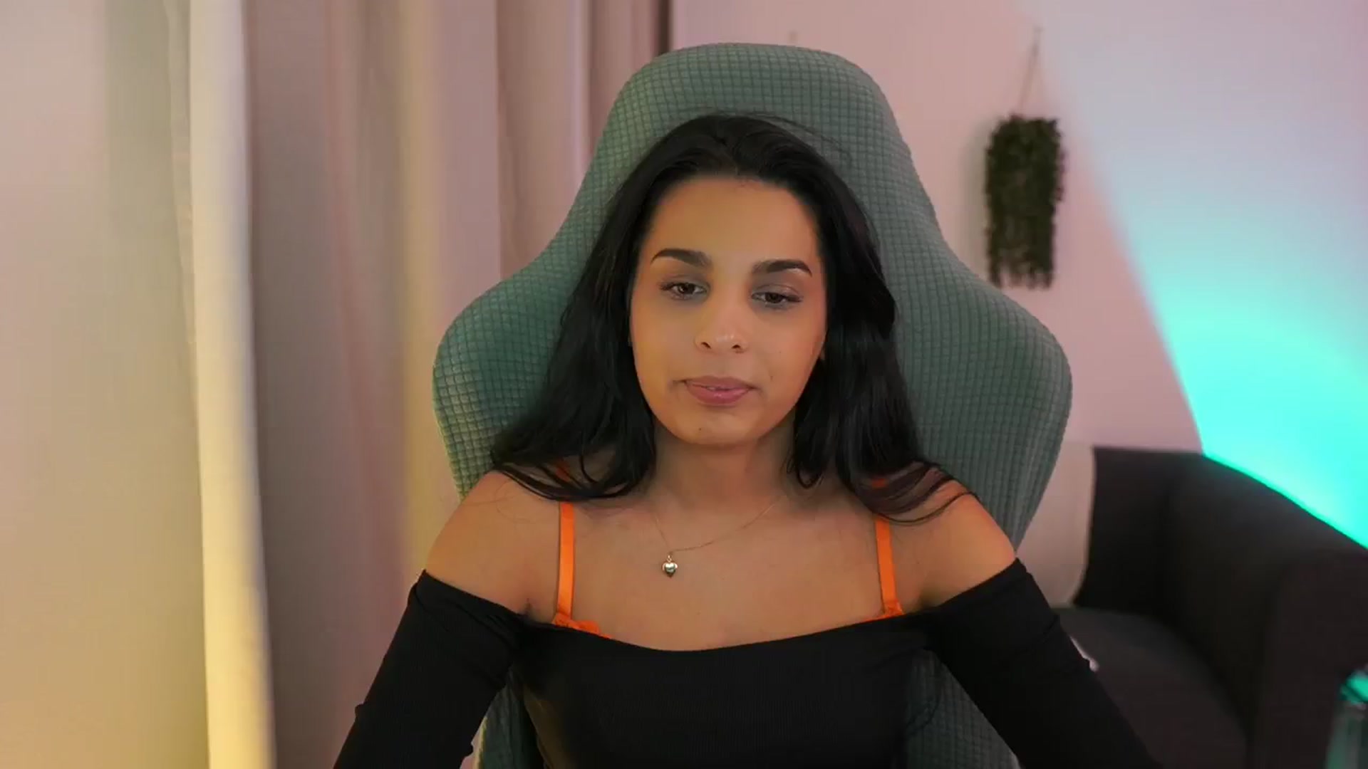 Gallery image thumbnail from Mila_denver's myfreecams stream on, 01/16/2025, 18:37 image 14 of 20