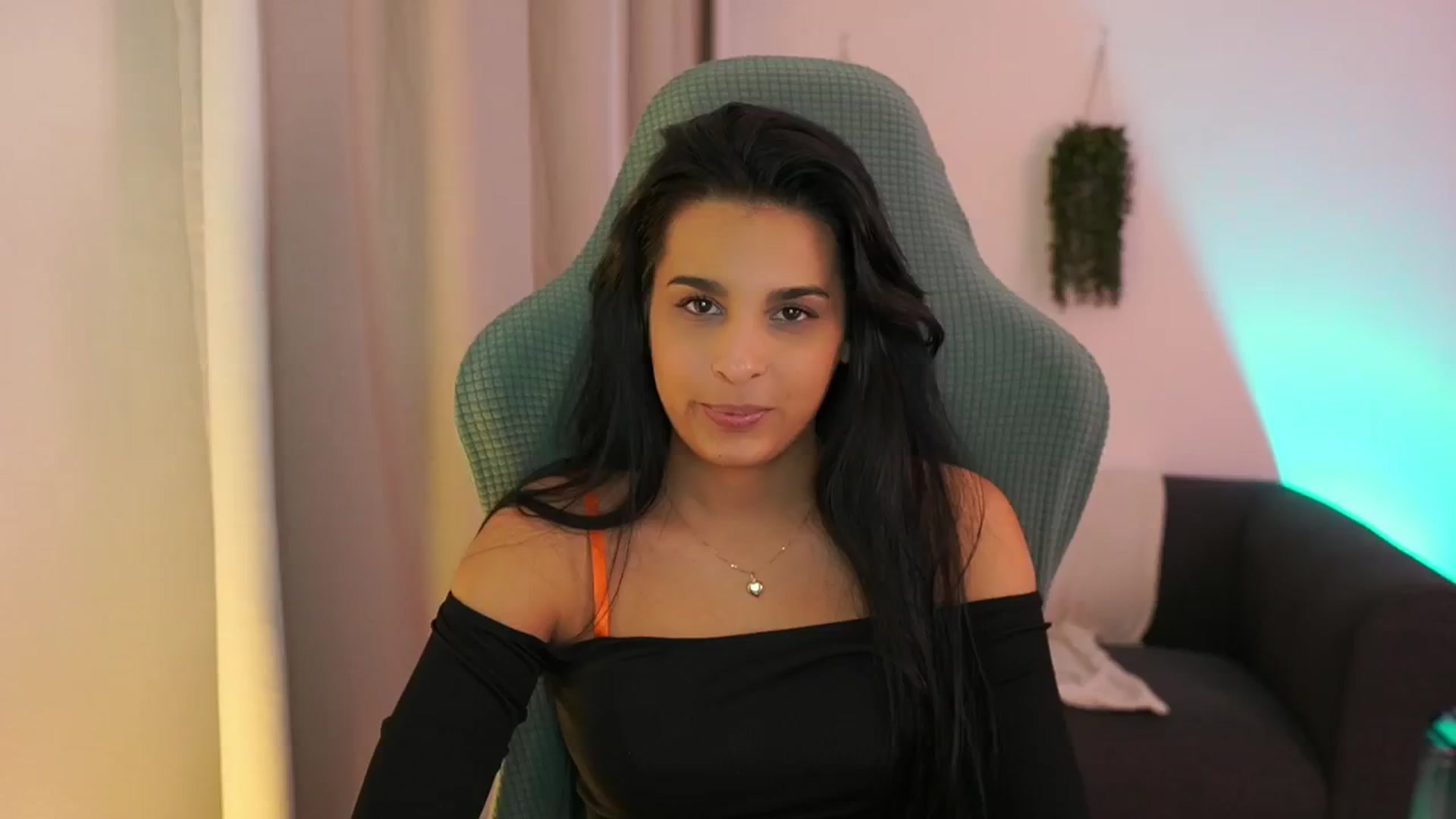 Gallery image thumbnail from Mila_denver's myfreecams stream on, 01/16/2025, 18:37 image 13 of 20
