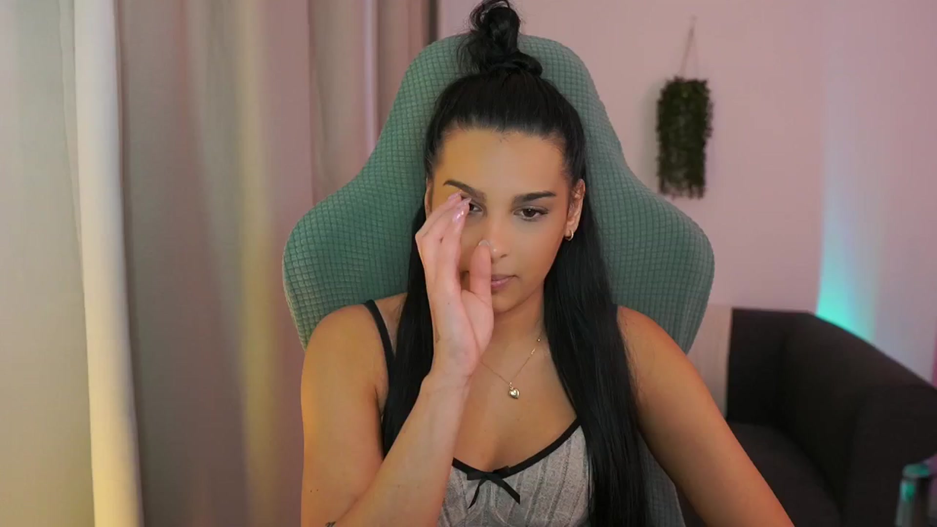 Gallery image thumbnail from Mila_denver's myfreecams stream on, 01/17/2025, 16:34 image 8 of 20