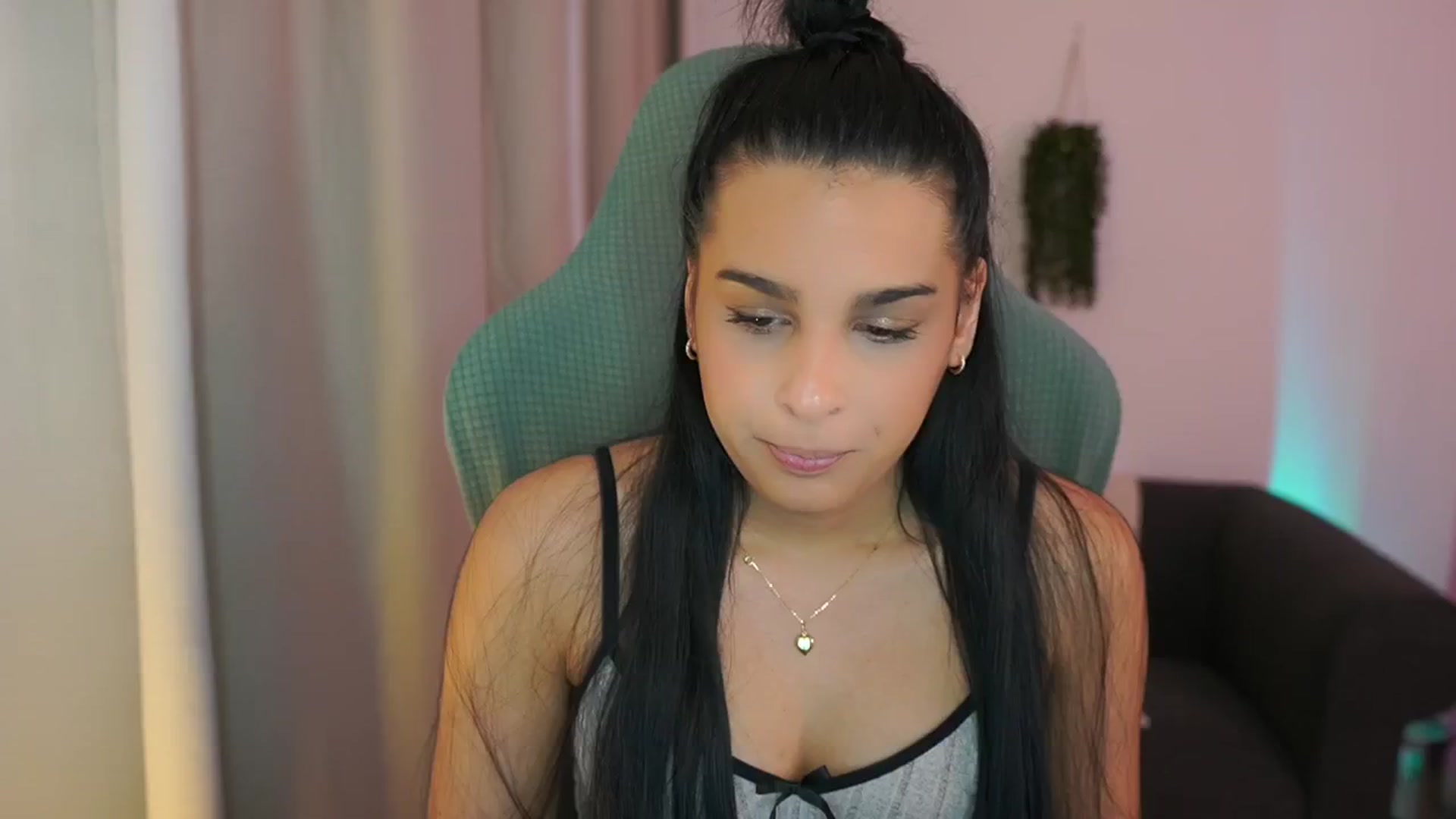 Gallery image thumbnail from Mila_denver's myfreecams stream on, 01/17/2025, 16:34 image 5 of 20