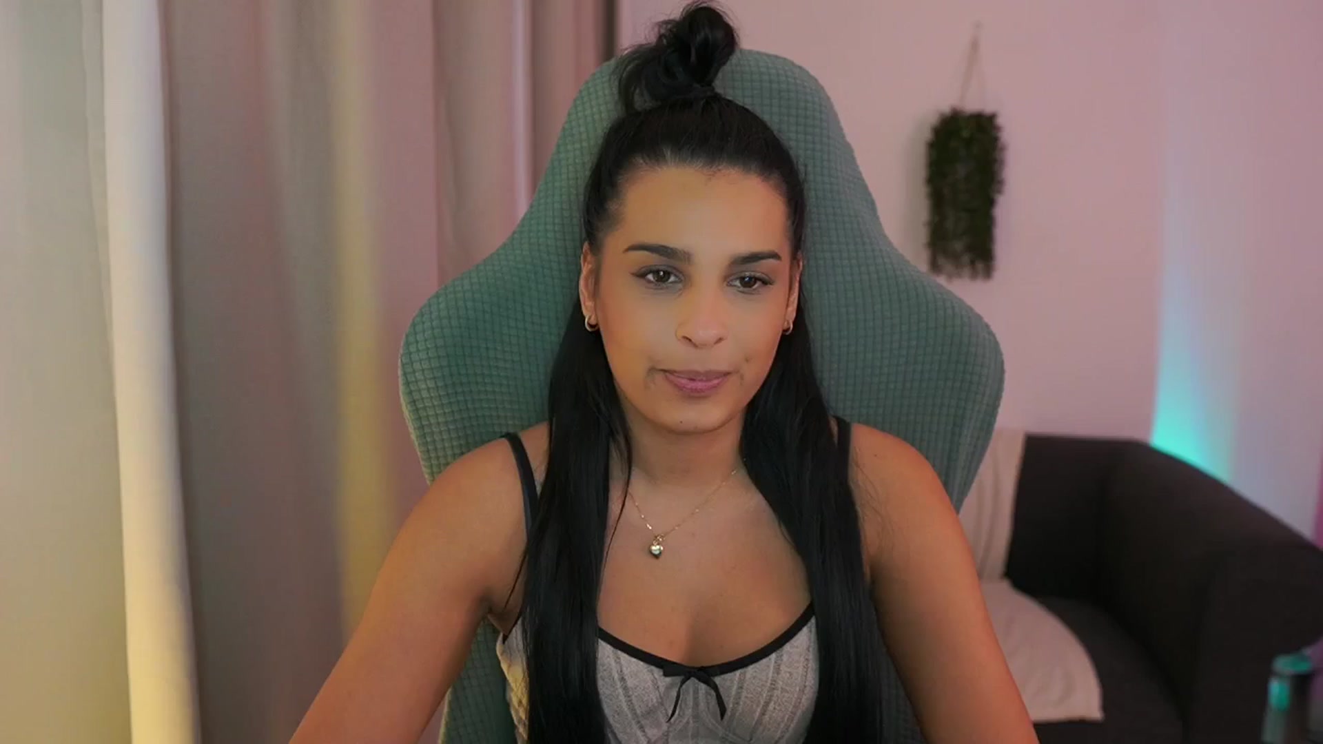 Gallery image thumbnail from Mila_denver's myfreecams stream on, 01/17/2025, 17:21 image 8 of 20