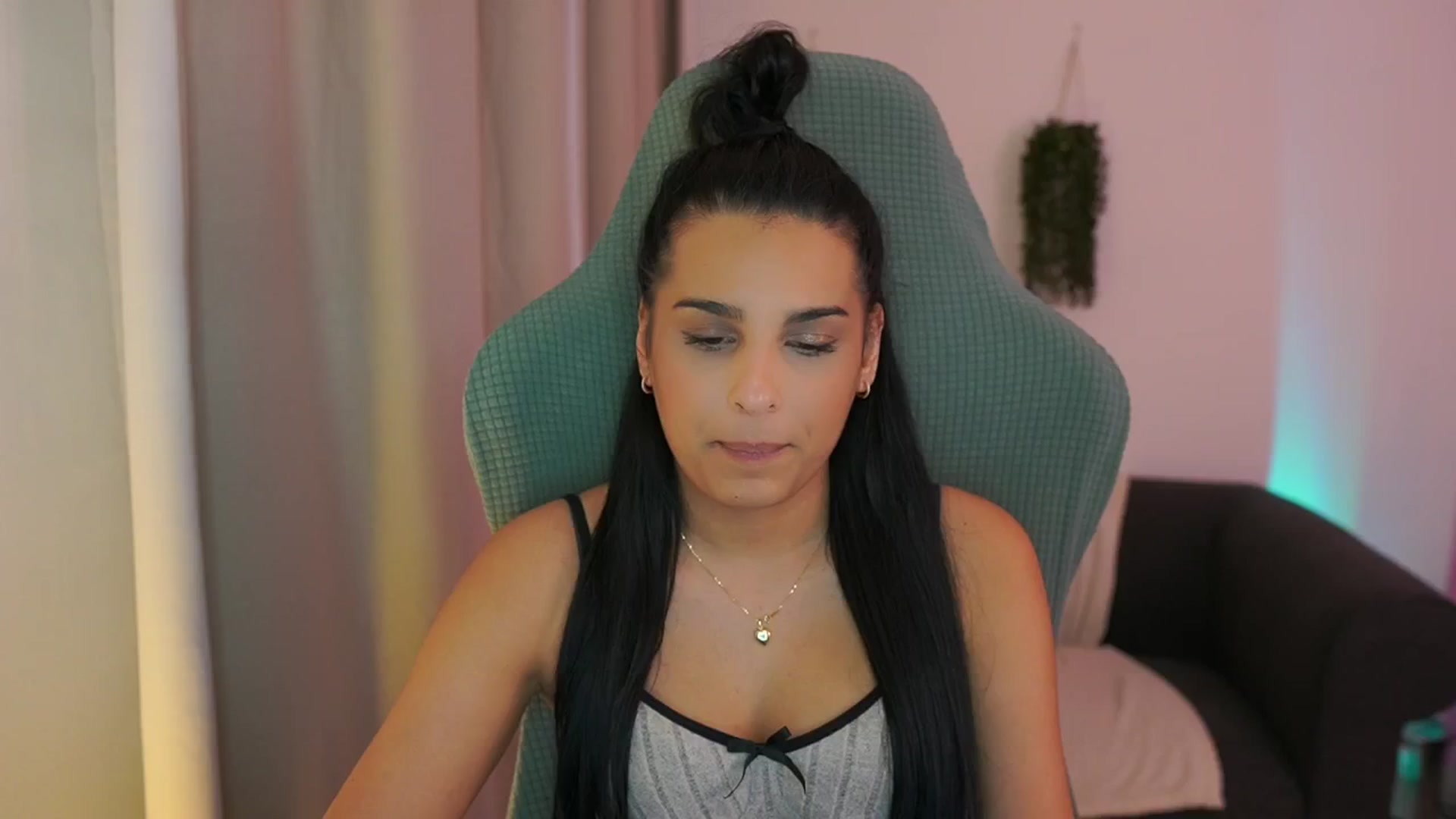 Gallery image thumbnail from Mila_denver's myfreecams stream on, 01/17/2025, 17:21 image 4 of 20