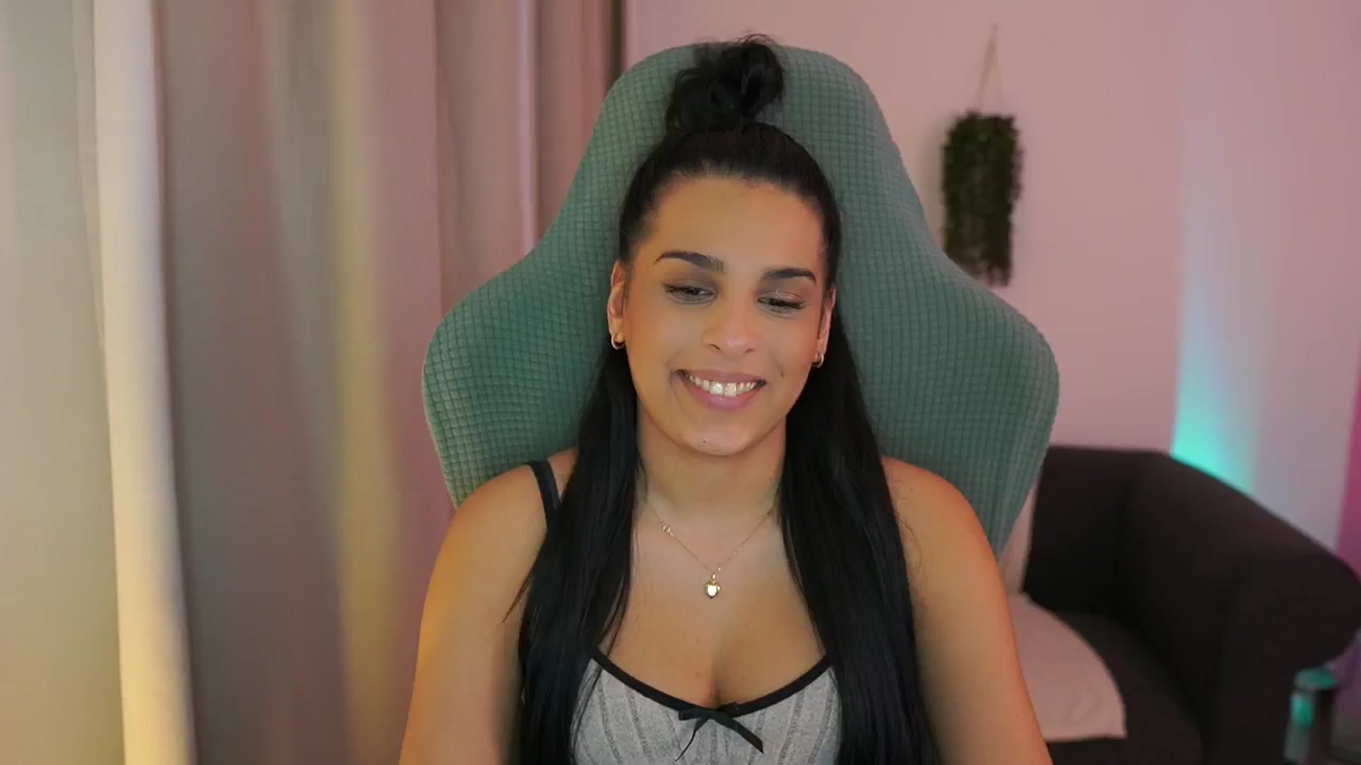 Gallery image thumbnail from Mila_denver's myfreecams stream on, 01/17/2025, 19:13 image 6 of 20
