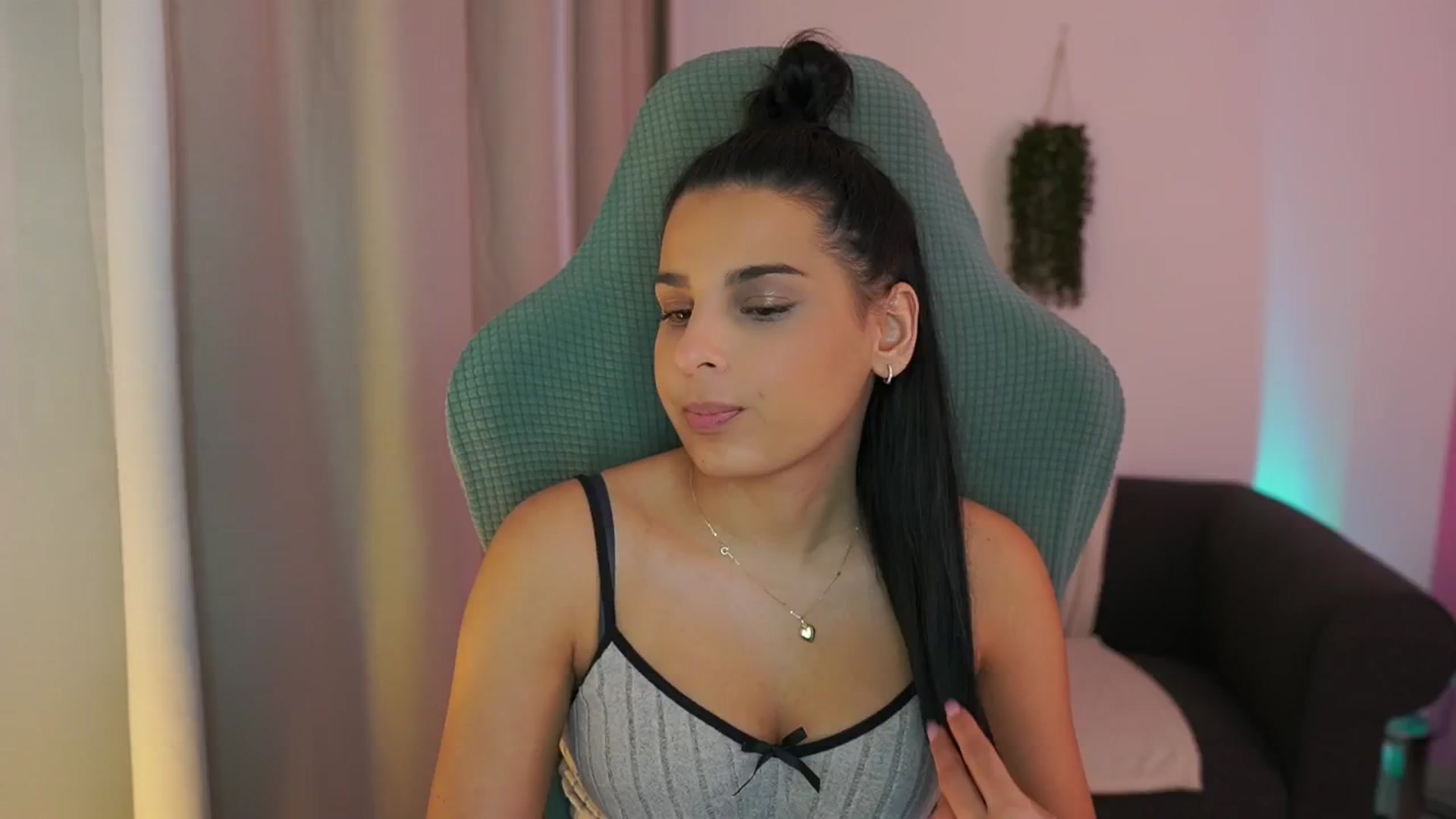 Gallery image thumbnail from Mila_denver's myfreecams stream on, 01/17/2025, 19:13 image 8 of 20