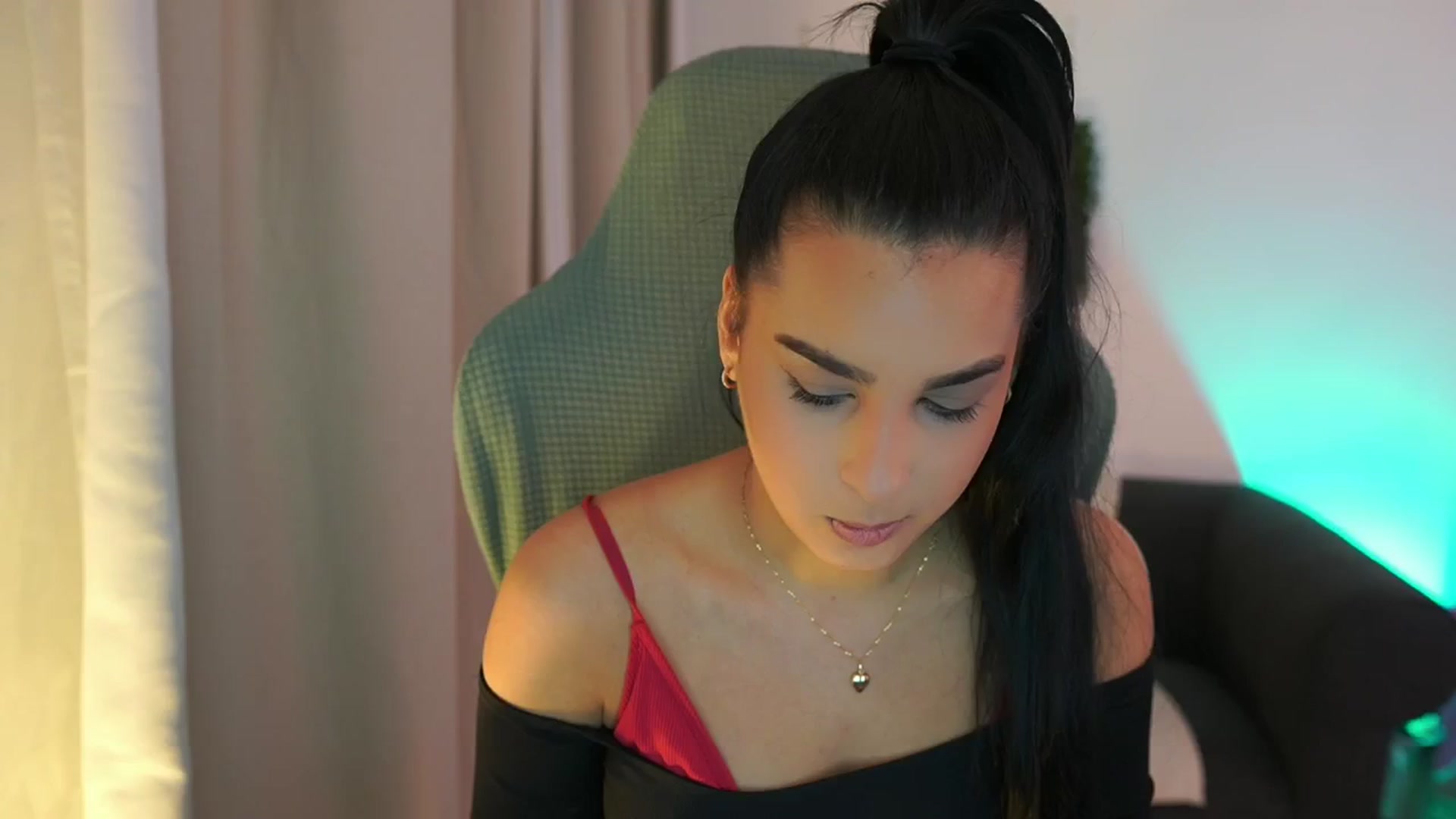 Gallery image thumbnail from Mila_denver's myfreecams stream on, 01/19/2025, 15:21 image 3 of 20