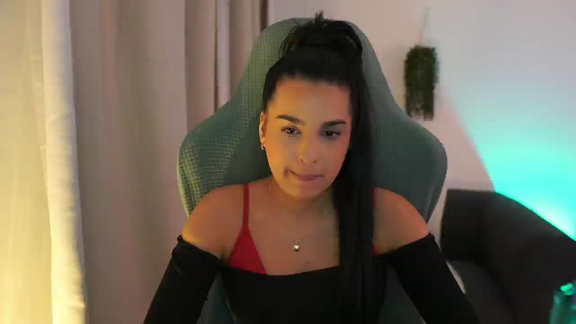 Gallery image thumbnail from Mila_denver's myfreecams stream on, 01/19/2025, 16:10 image 10 of 20