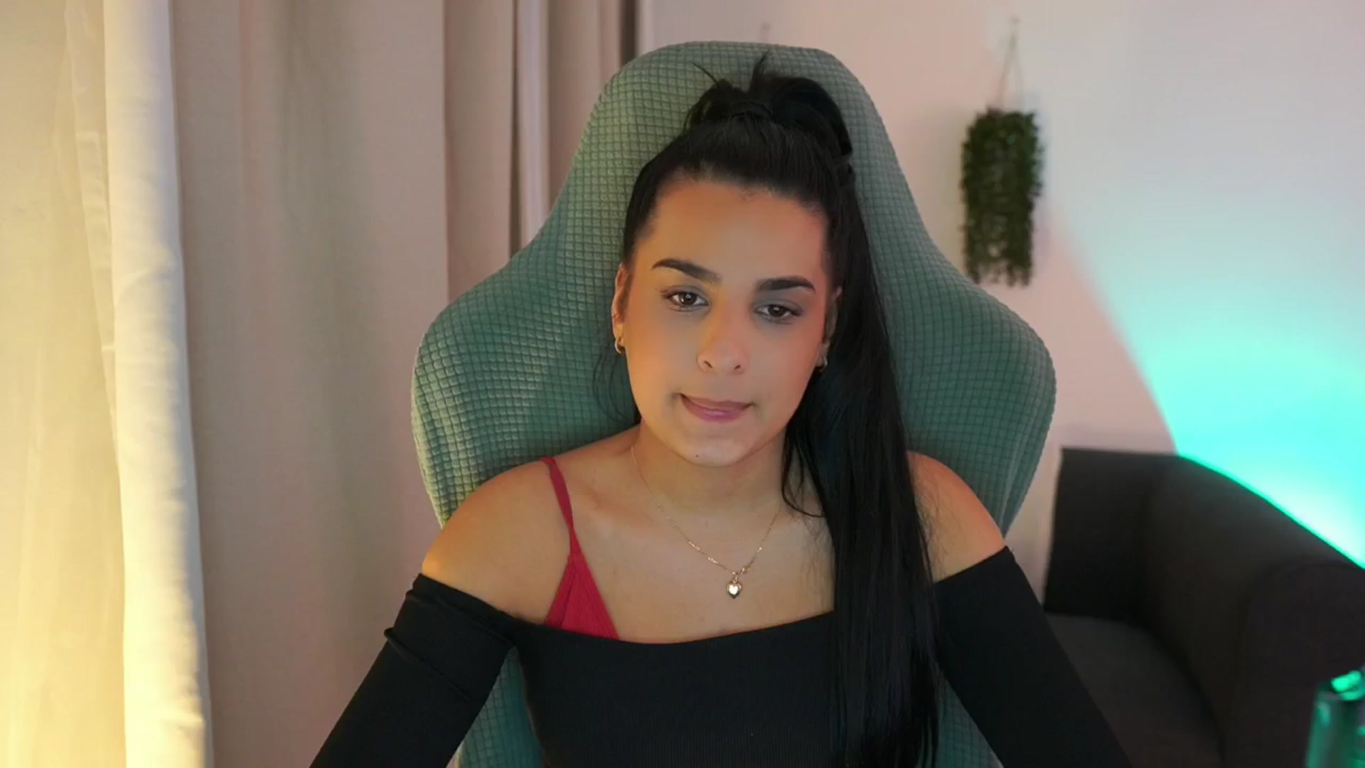 Gallery image thumbnail from Mila_denver's myfreecams stream on, 01/19/2025, 19:08 image 15 of 20