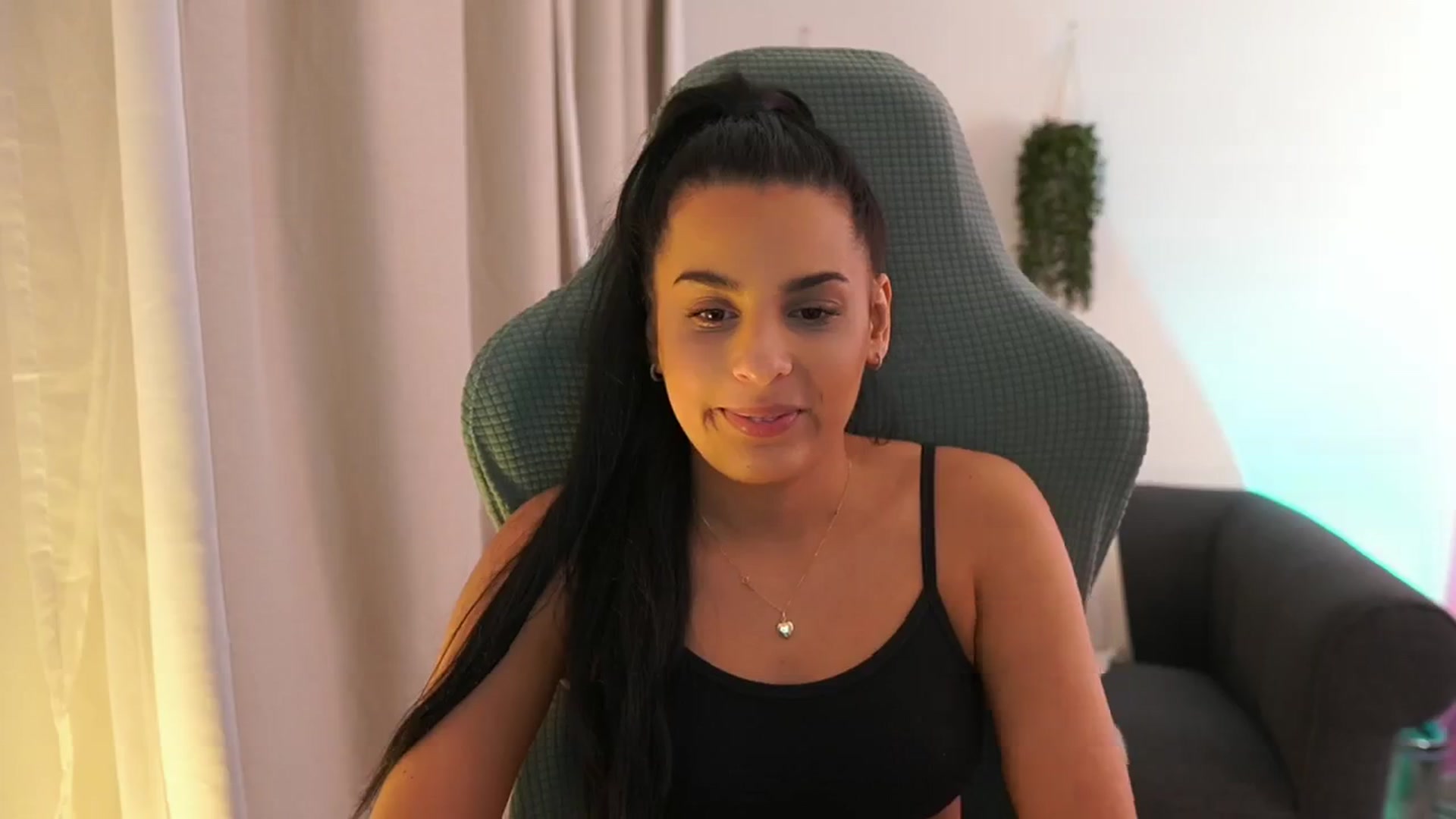 Gallery image thumbnail from Mila_denver's myfreecams stream on, 01/22/2025, 20:54 image 18 of 20