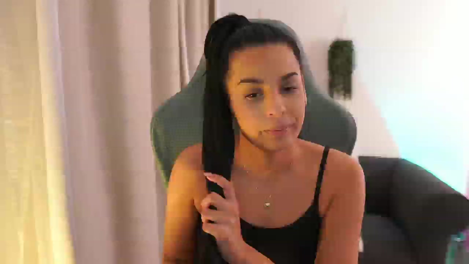 Gallery image thumbnail from Mila_denver's myfreecams stream on, 01/22/2025, 20:54 image 17 of 20
