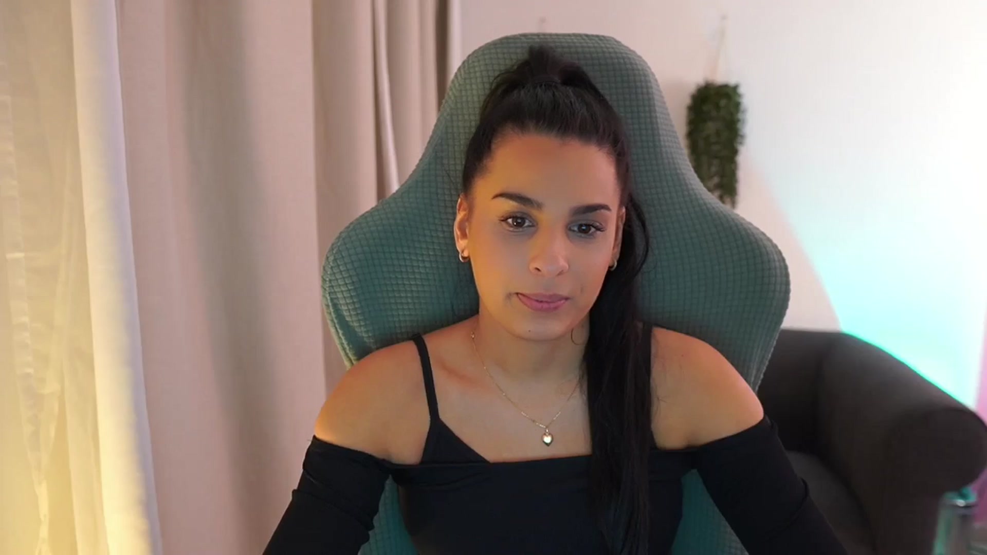 Gallery image thumbnail from Mila_denver's myfreecams stream on, 01/23/2025, 24:05 image 6 of 20
