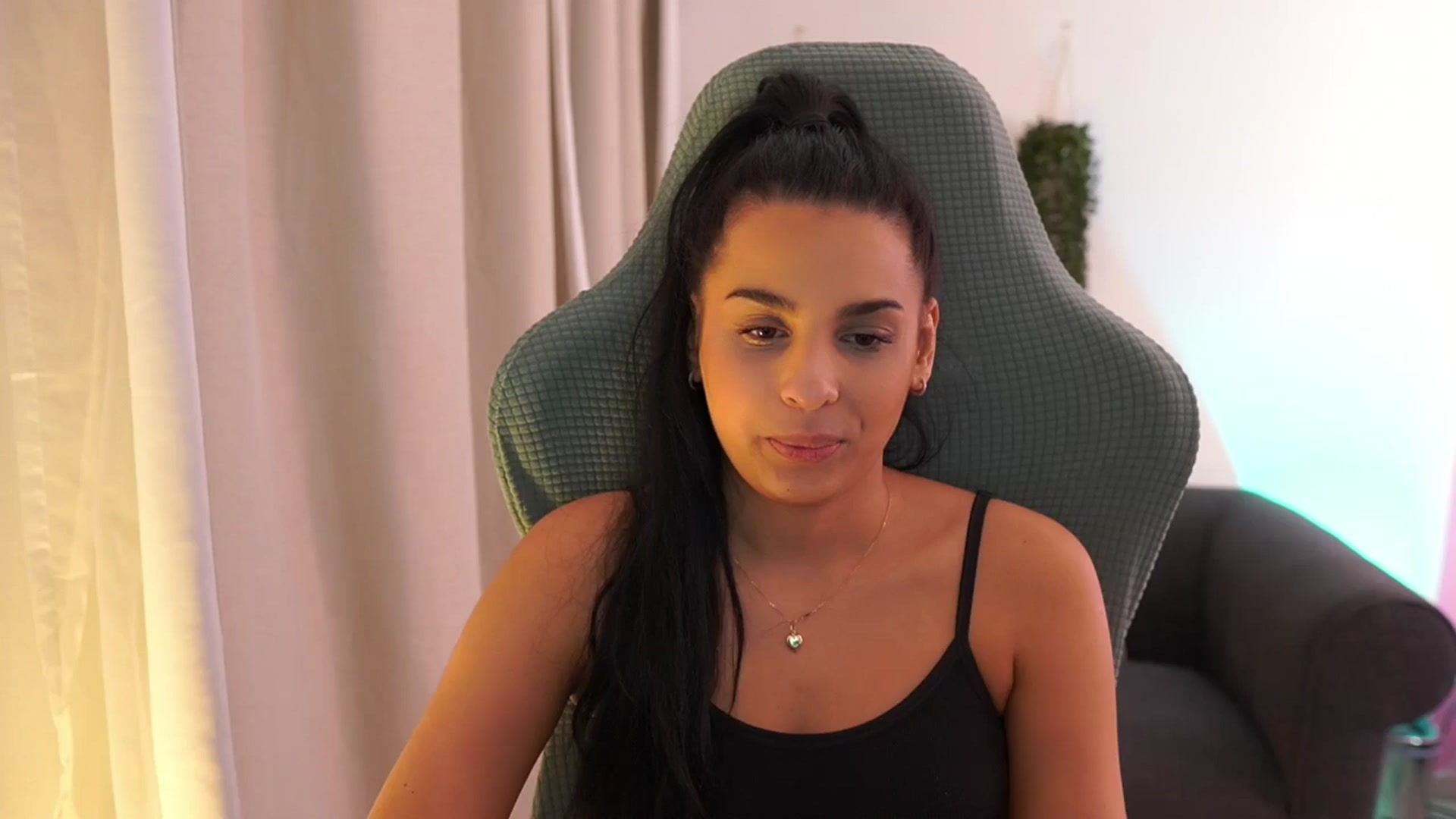 Gallery image thumbnail from Mila_denver's myfreecams stream on, 01/23/2025, 24:05 image 17 of 20