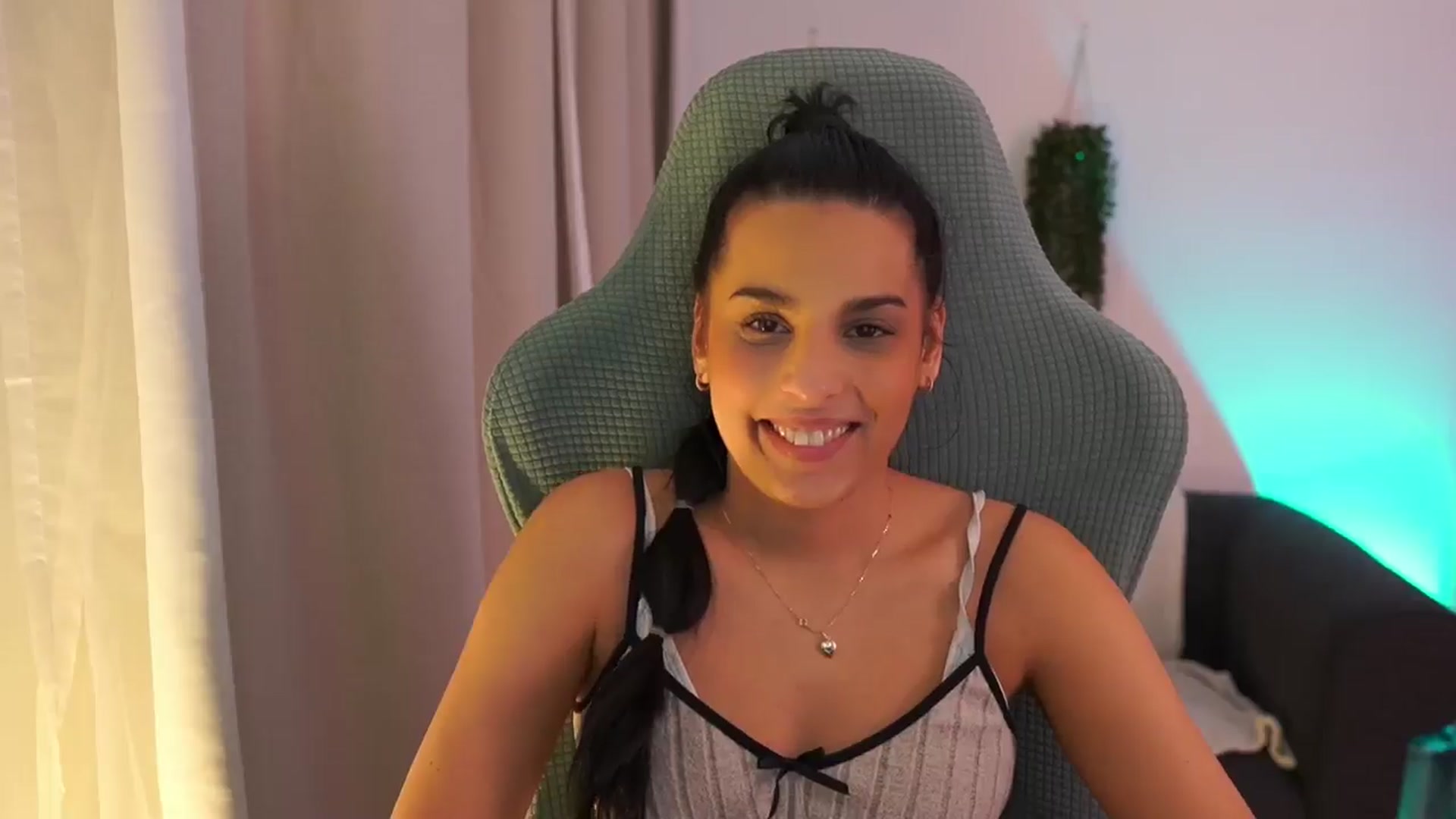 Gallery image thumbnail from Mila_denver's myfreecams stream on, 01/23/2025, 21:25 image 7 of 20