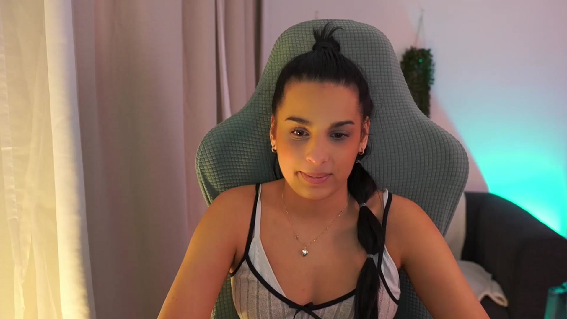 Gallery image thumbnail from Mila_denver's myfreecams stream on, 01/23/2025, 21:25 image 3 of 20