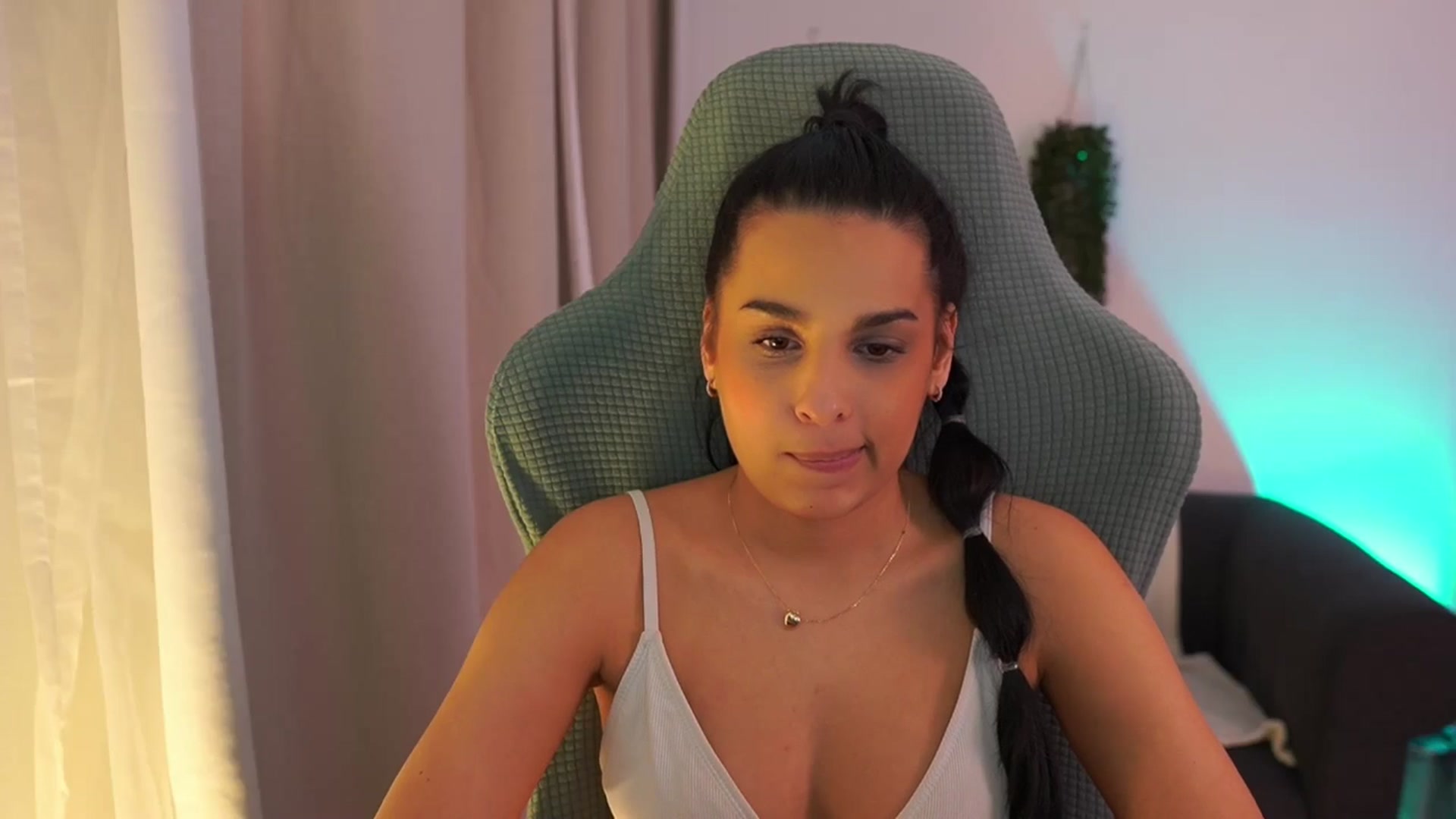 Gallery image thumbnail from Mila_denver's myfreecams stream on, 01/23/2025, 21:25 image 16 of 20