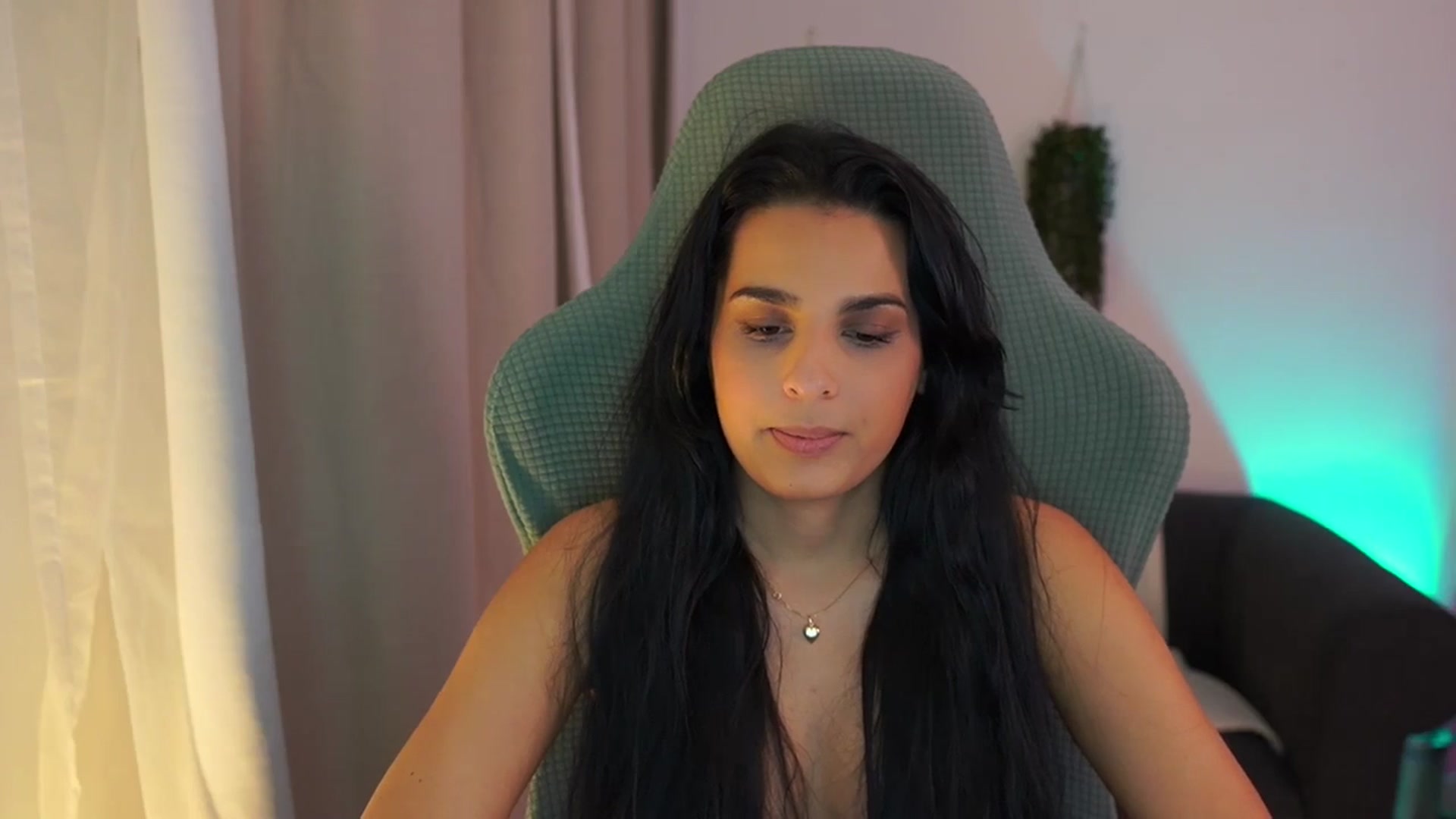 Gallery image thumbnail from Mila_denver's myfreecams stream on, 01/24/2025, 20:38 image 12 of 20