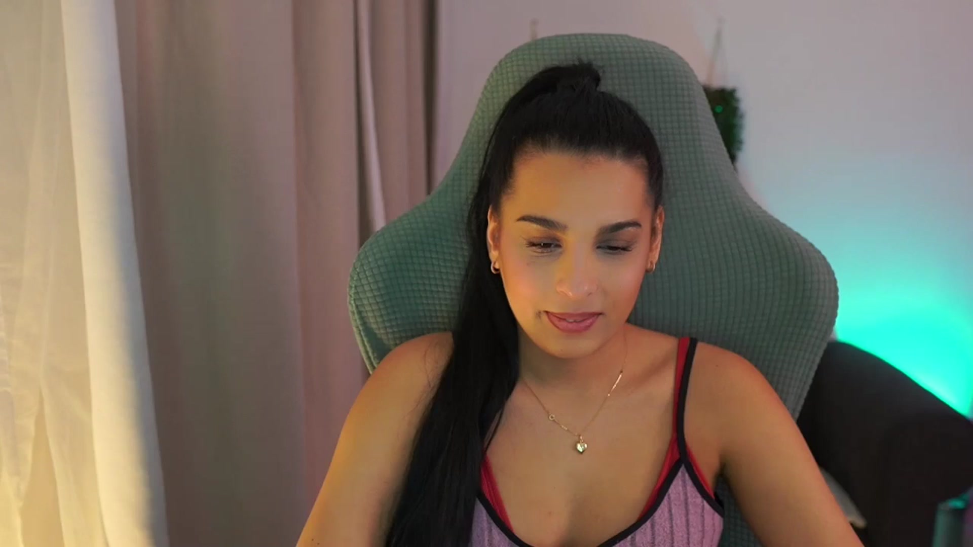 Gallery image thumbnail from Mila_denver's myfreecams stream on, 01/26/2025, 16:37 image 4 of 20