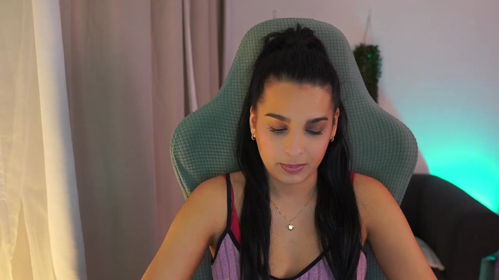 Gallery image thumbnail from Mila_denver's myfreecams stream on, 01/26/2025, 16:37 image 14 of 20
