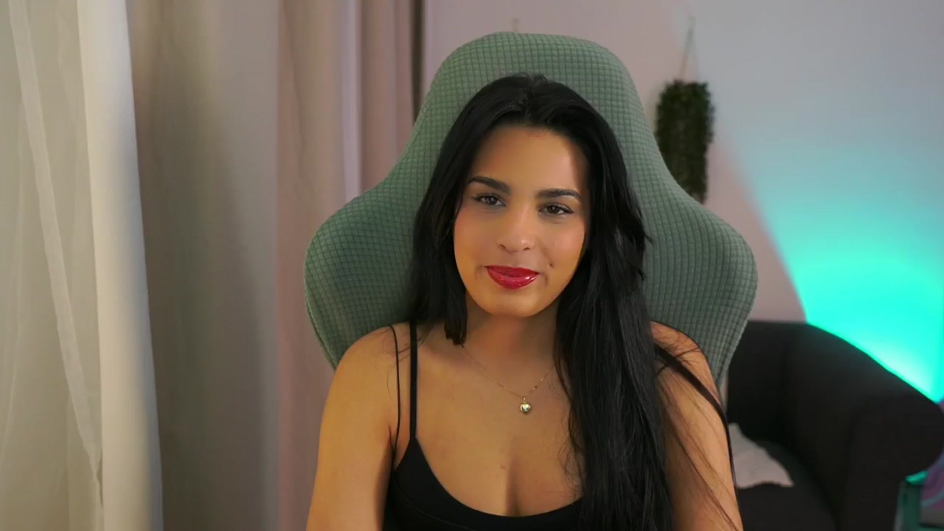 Gallery image thumbnail from Mila_denver's myfreecams stream on, 02/03/2025, 11:35 image 3 of 20