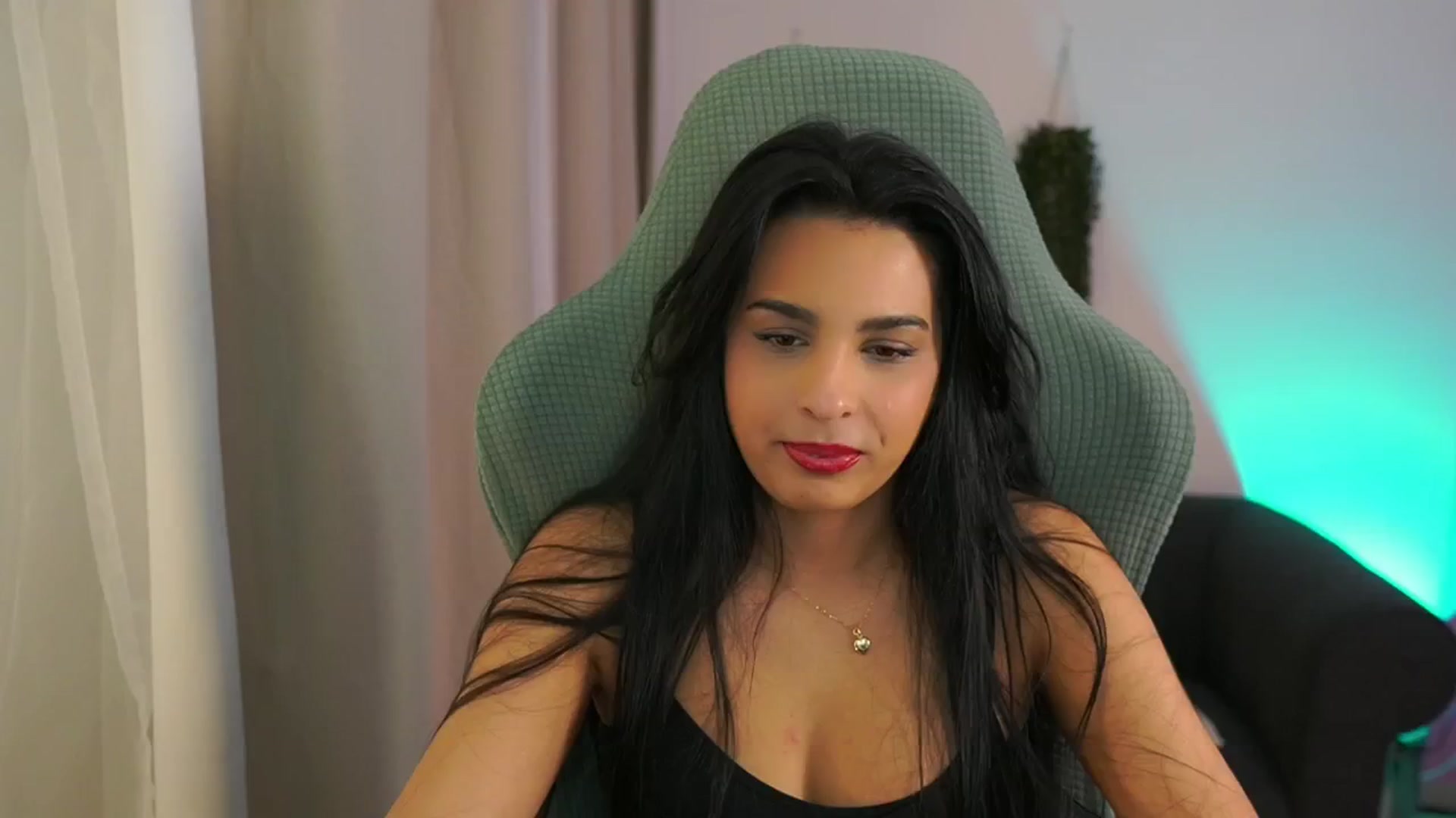Gallery image thumbnail from Mila_denver's myfreecams stream on, 02/03/2025, 11:35 image 14 of 20