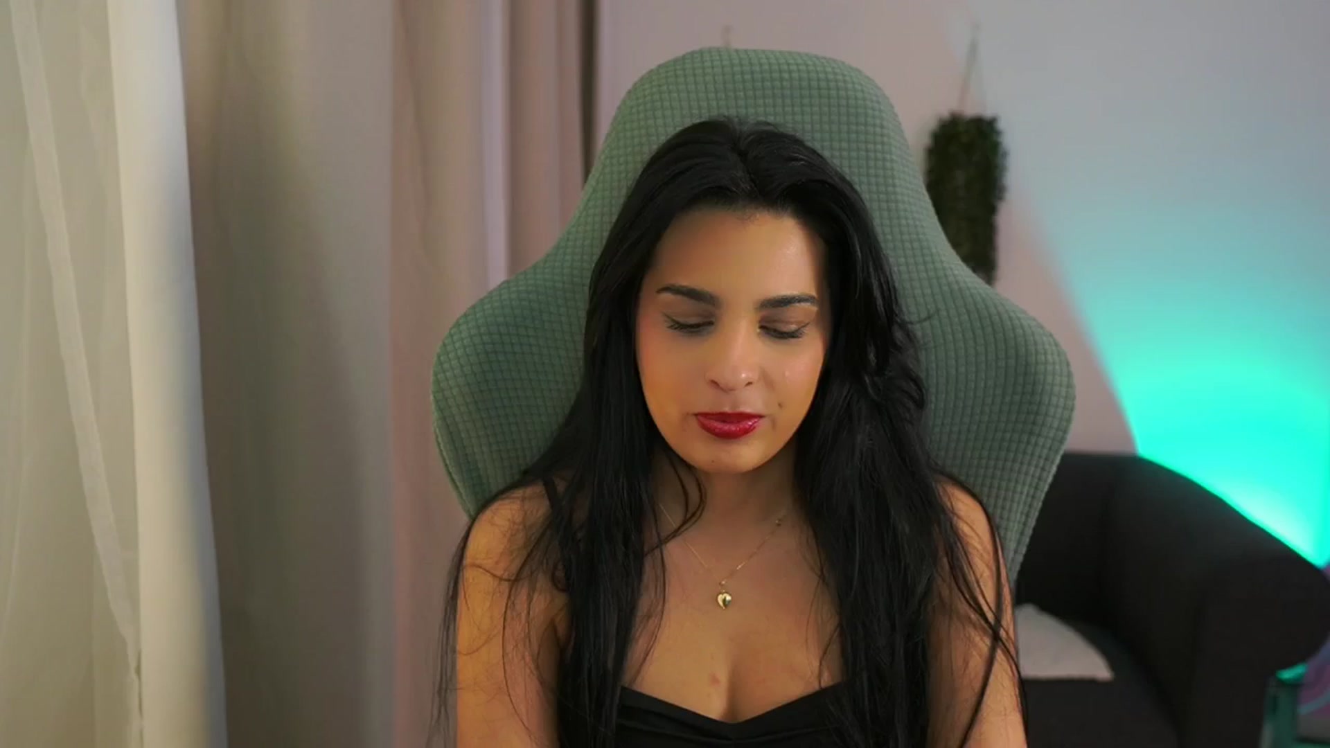 Gallery image thumbnail from Mila_denver's myfreecams stream on, 02/03/2025, 12:11 image 15 of 20