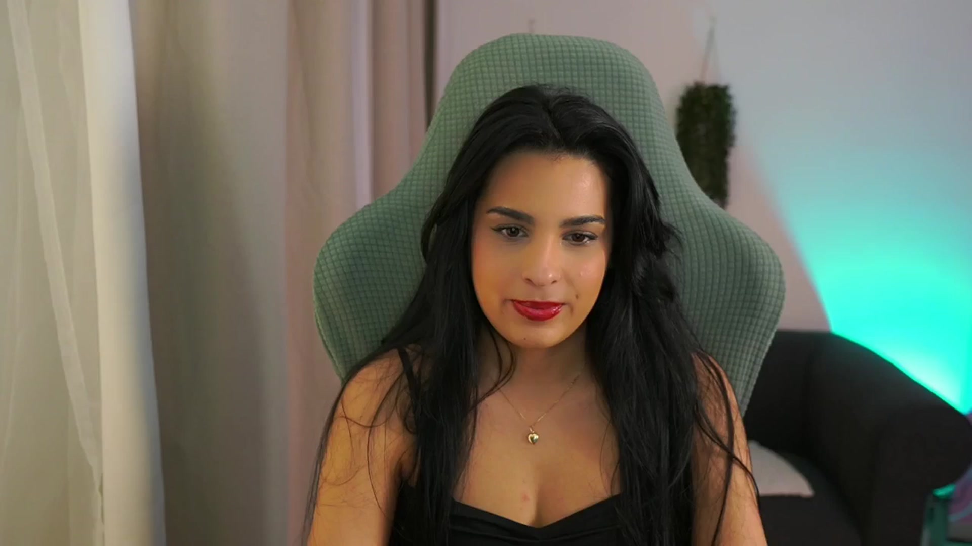 Gallery image thumbnail from Mila_denver's myfreecams stream on, 02/03/2025, 12:11 image 12 of 20