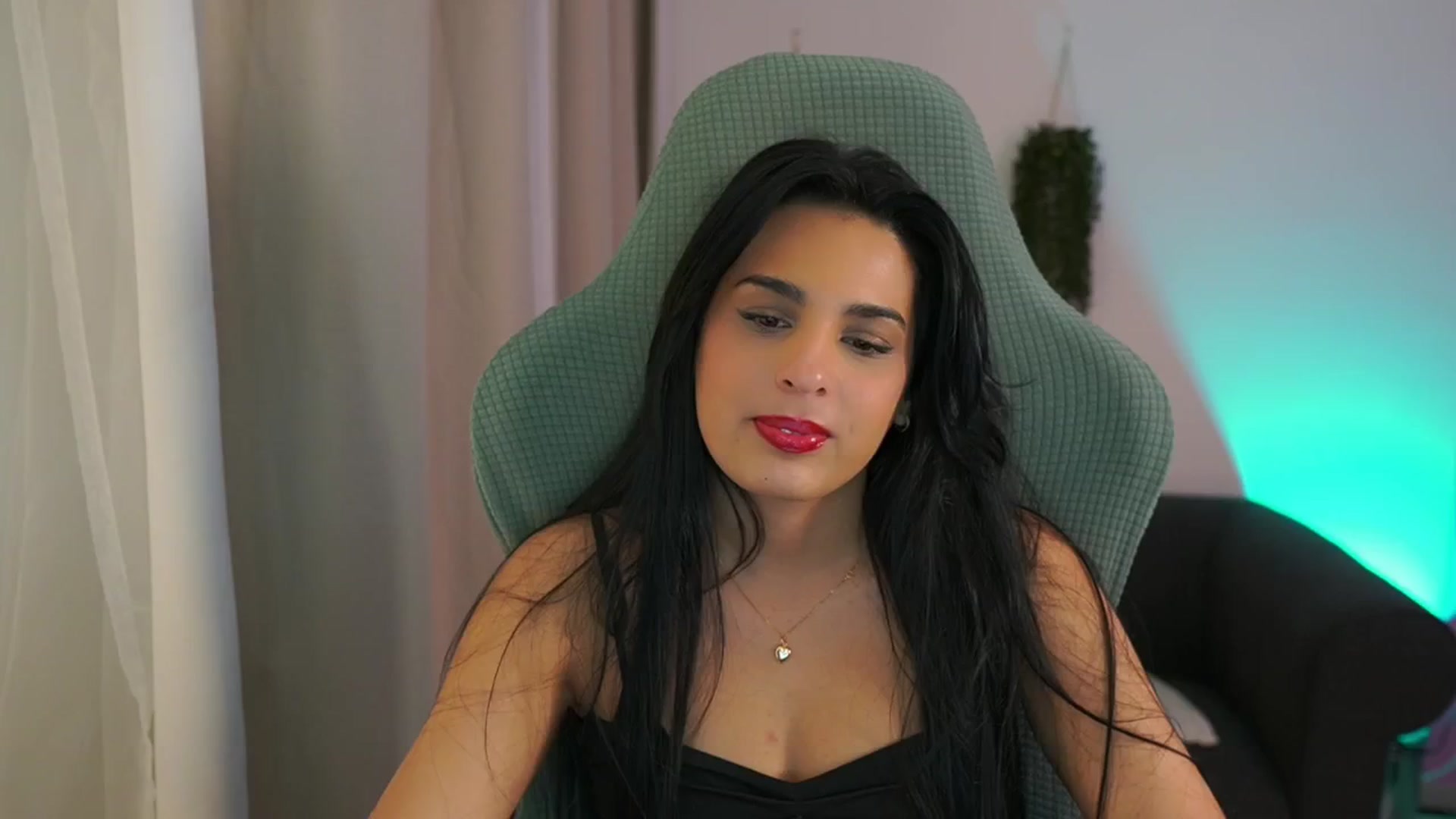 Gallery image thumbnail from Mila_denver's myfreecams stream on, 02/03/2025, 12:11 image 16 of 20