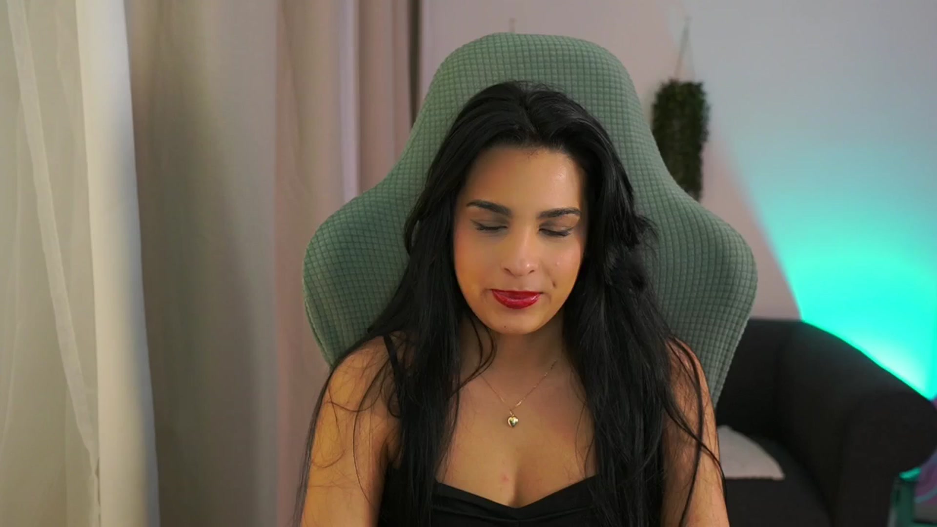 Gallery image thumbnail from Mila_denver's myfreecams stream on, 02/03/2025, 12:11 image 13 of 20