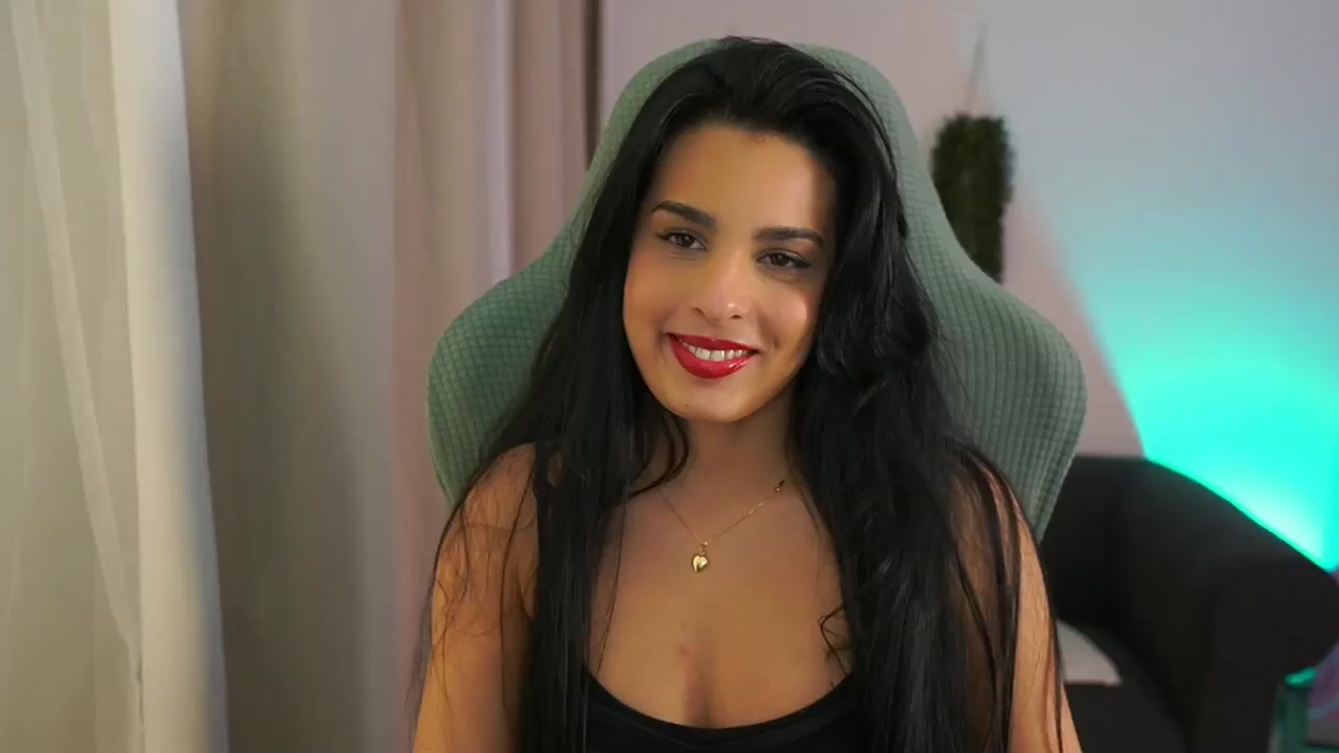 Gallery image thumbnail from Mila_denver's myfreecams stream on, 02/03/2025, 12:11 image 9 of 20
