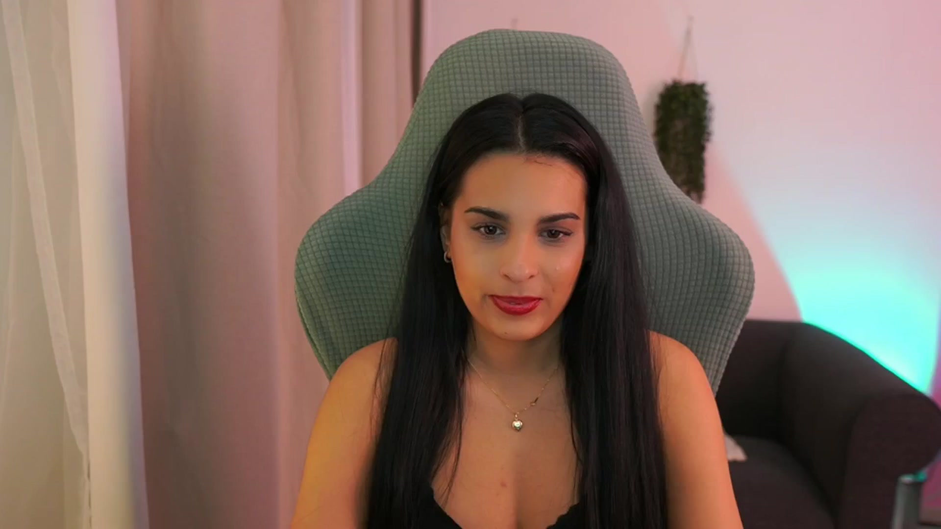 Gallery image thumbnail from Mila_denver's myfreecams stream on, 02/04/2025, 11:45 image 18 of 20