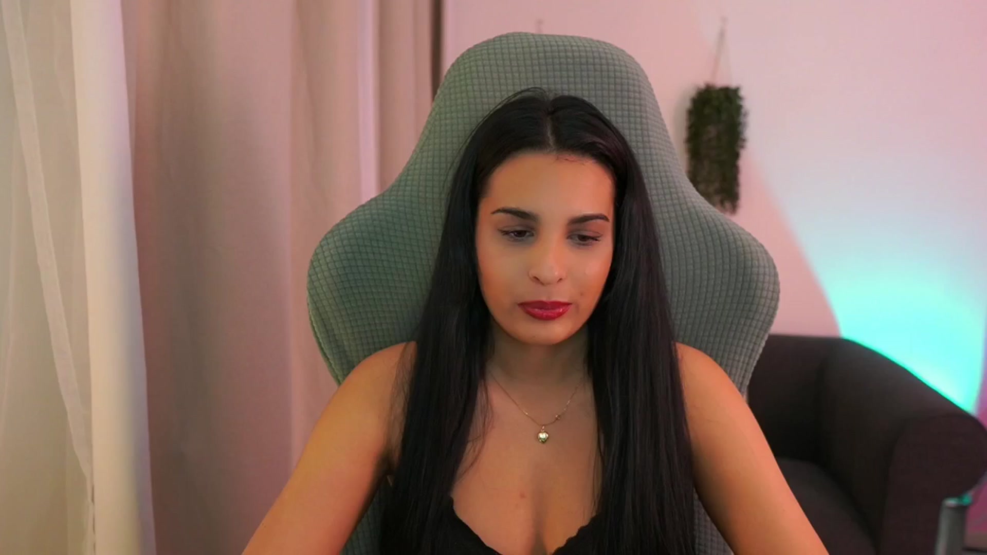 Gallery image thumbnail from Mila_denver's myfreecams stream on, 02/04/2025, 11:45 image 17 of 20