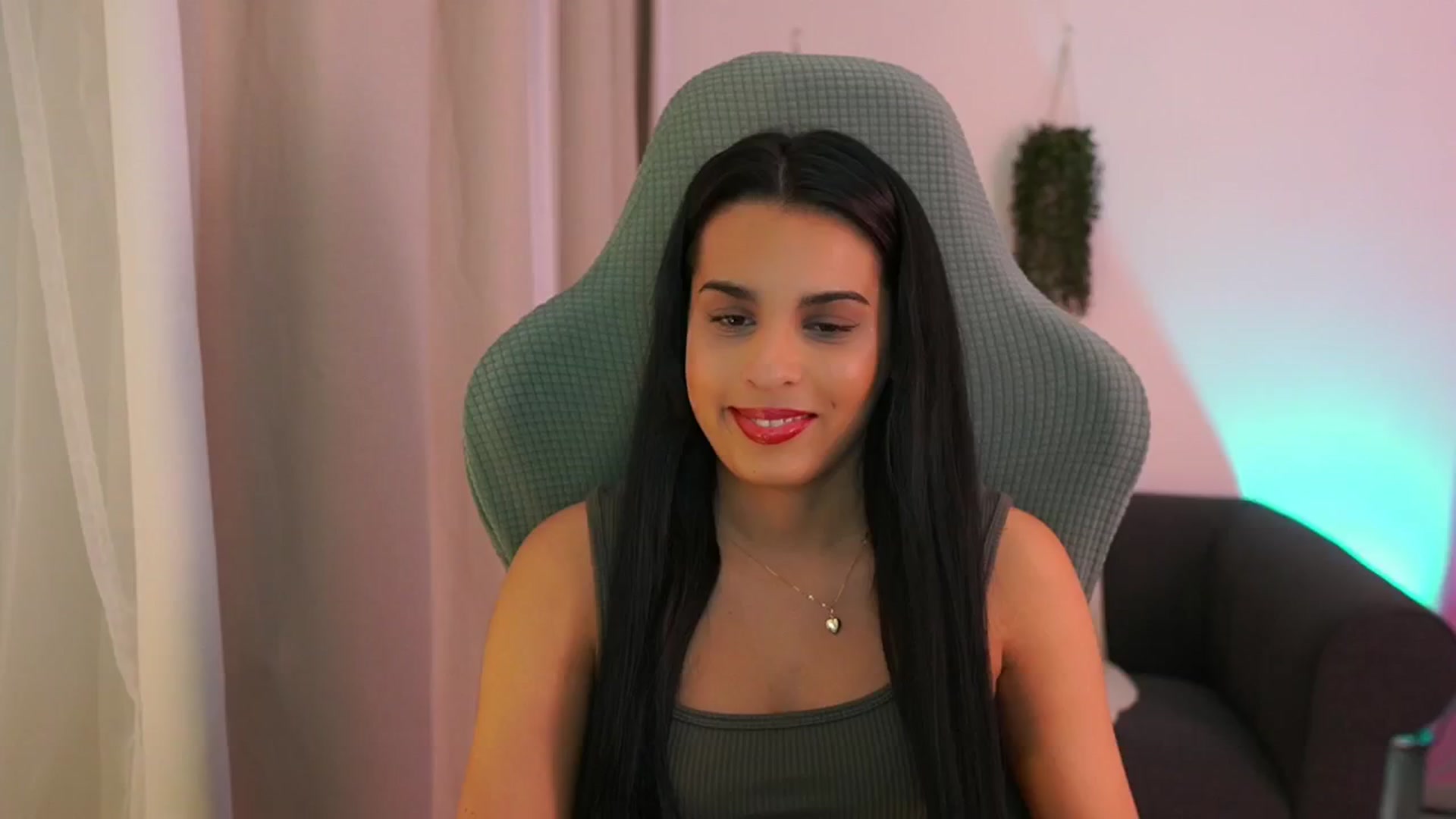 Gallery image thumbnail from Mila_denver's myfreecams stream on, 02/04/2025, 11:45 image 9 of 20