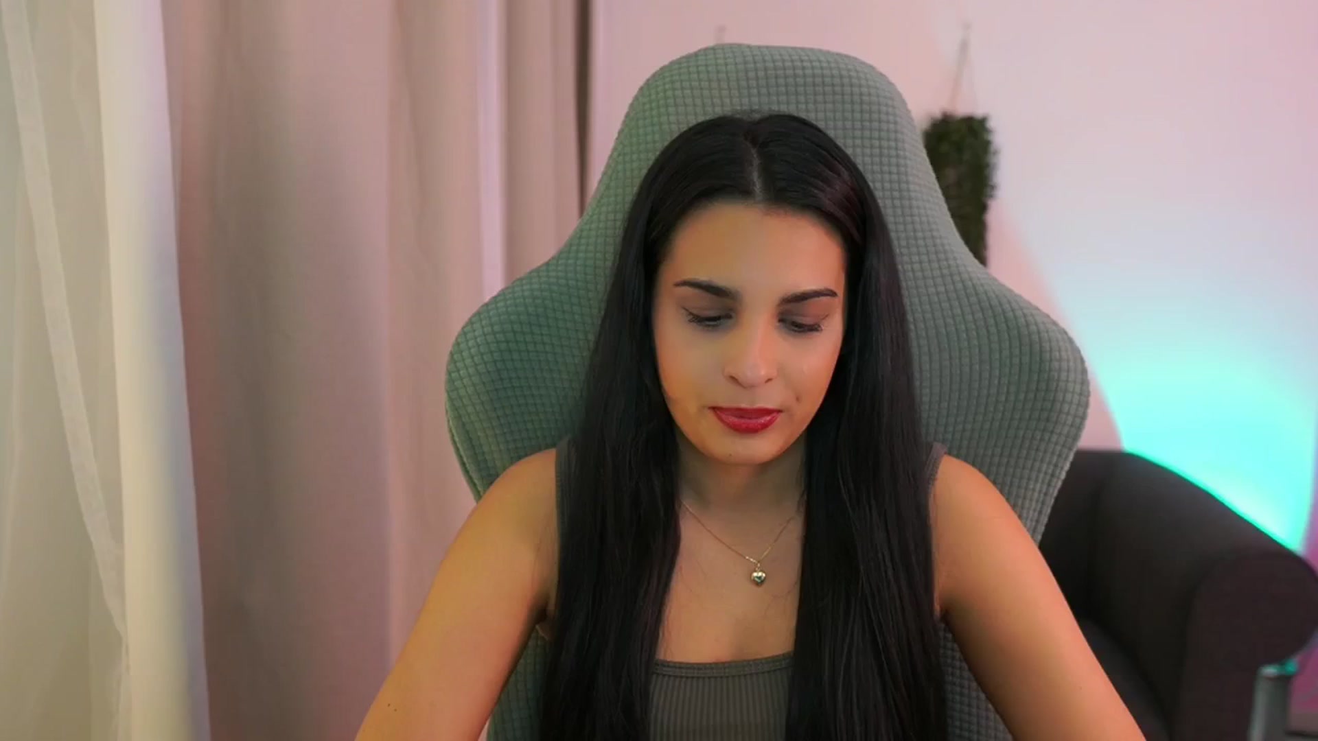 Gallery image thumbnail from Mila_denver's myfreecams stream on, 02/04/2025, 11:45 image 12 of 20